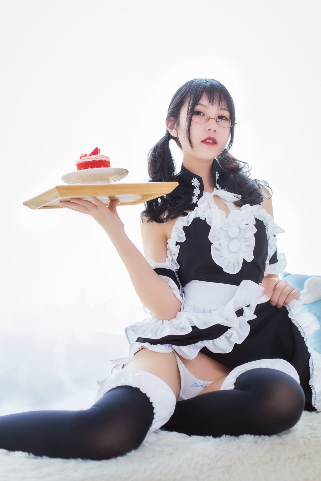 逐月su《女僕》 [Cosplay美少女] 寫真集[54P