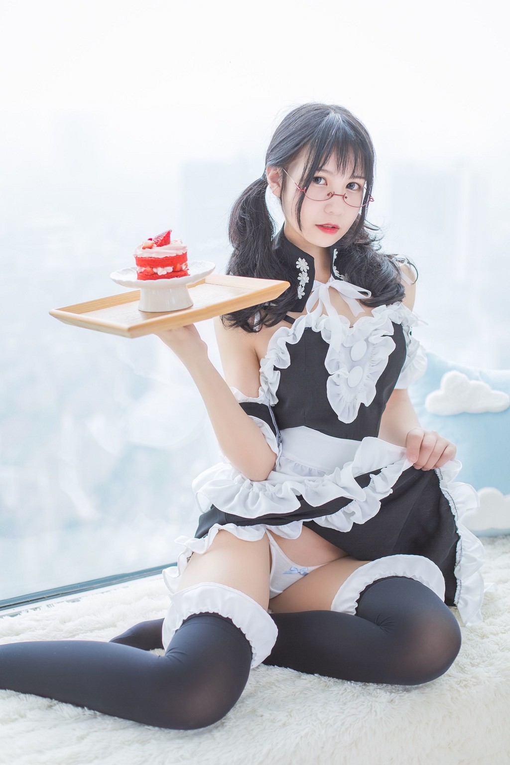 逐月su《女僕》 [Cosplay美少女] 寫真集[54P