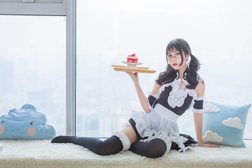 逐月su《女僕》 [Cosplay美少女] 寫真集[54P