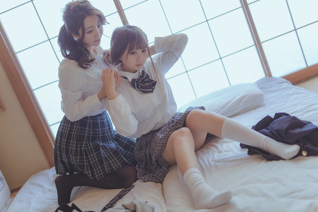 黑川《愛宕泳衣 JK百合》 [Cosplay美少女] 写真集[35P