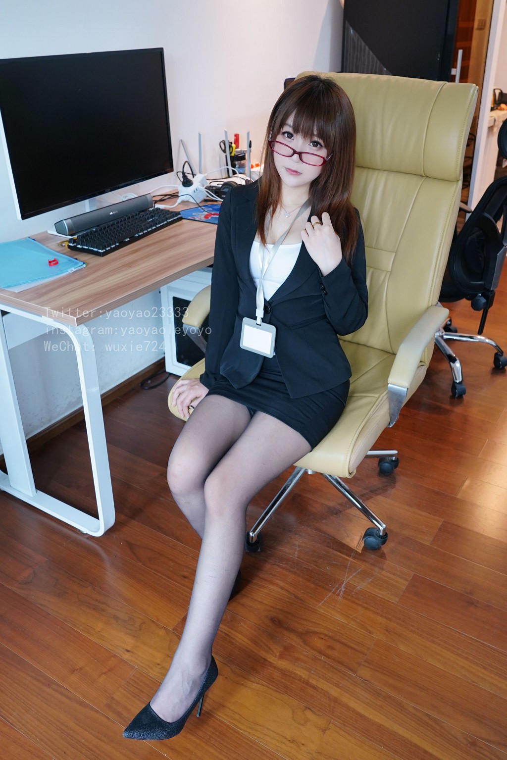 搖搖樂悠悠《小祕書絲》 [Cosplay美女] 寫真集[54P