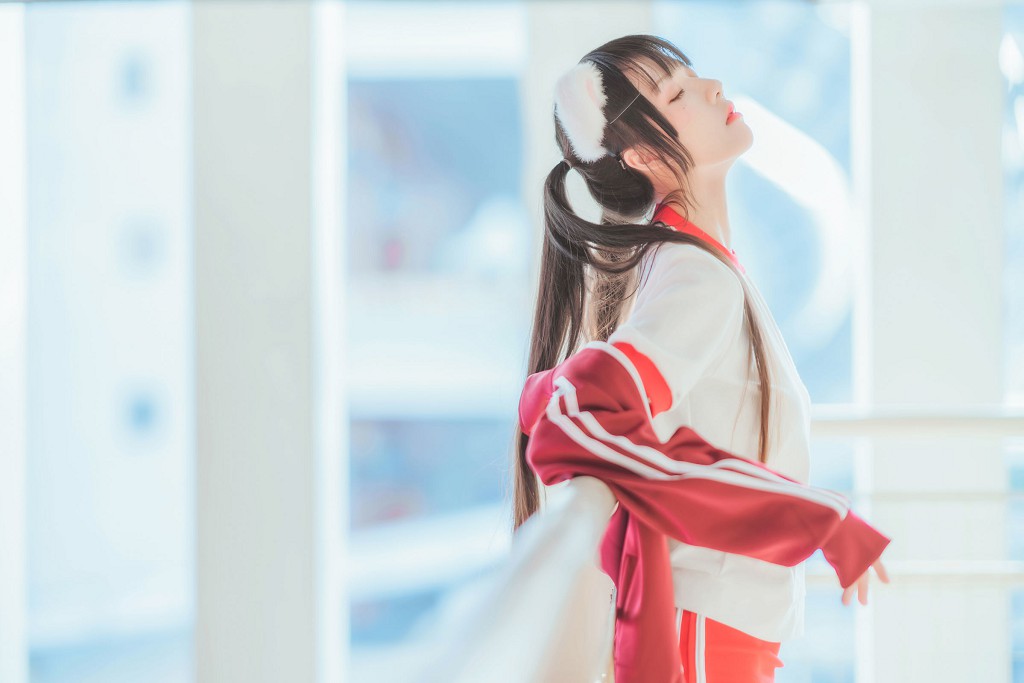 Sakurato Meow "Red Gymnastics Uniform" [Cosplay Beauty] Photobook [44P