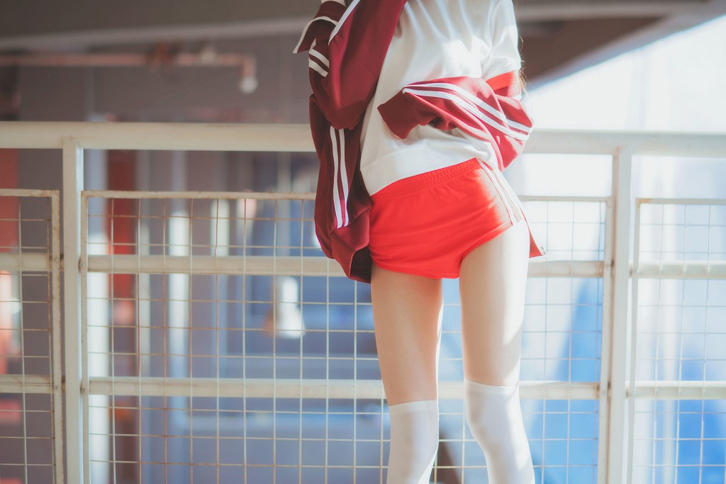 Sakurato Meow "Red Gymnastics Uniform" [Cosplay Beauty] Photobook [44P