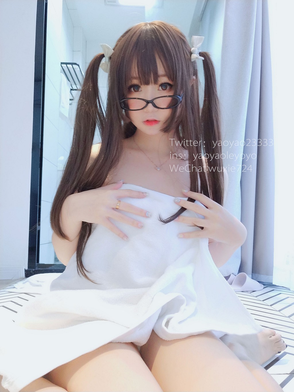Yaoyao Le yoyo "Bath Towel Charm" [Cosplay Welfare] Photobook [46P