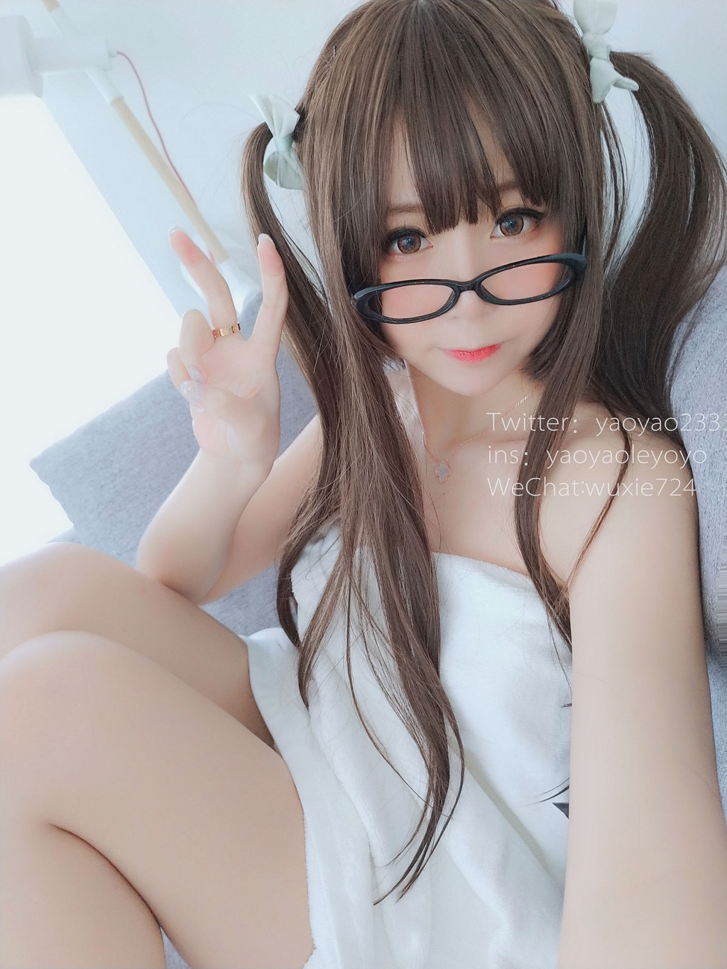 Yao Yao Le Yoyo: Phong Cách Khăn Tắm [Cosplay Phúc Lợi] Tập Ảnh [46P