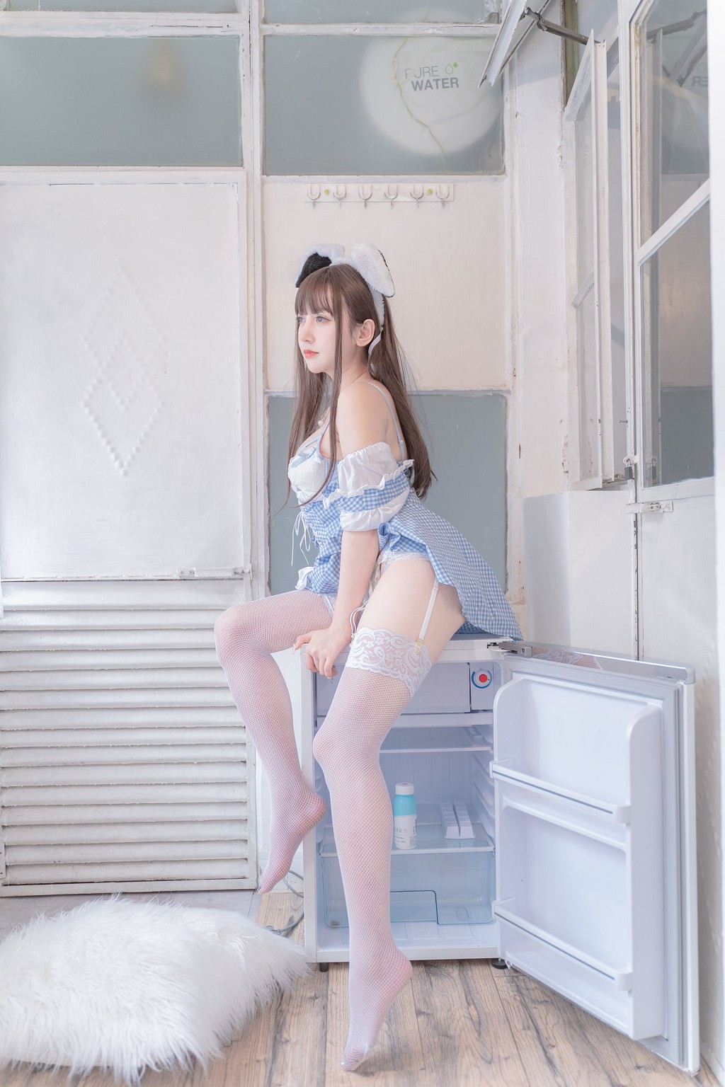 COSER米線線sama《藍白女佣》 [Cosplay少女] 寫真集[28P