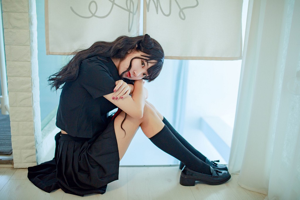 COSER黑川《小惡魔JK》 [Cosplay福利] 写真集[32P