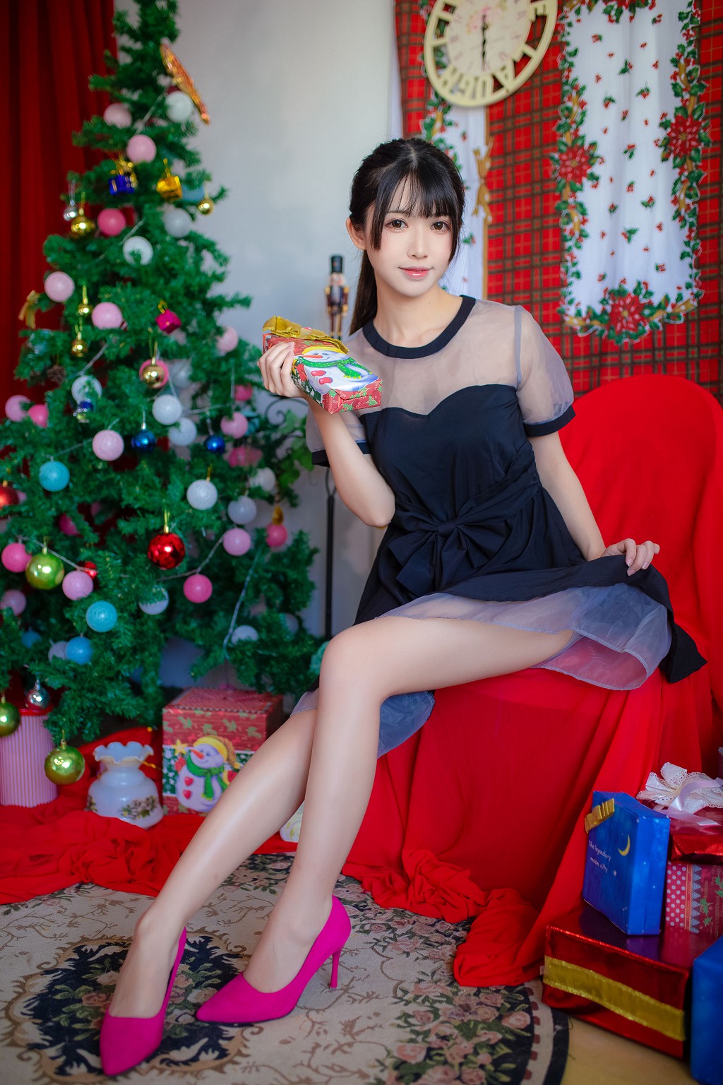 Coser Man Yu Fei Er's "Sexy Strappy Nightgown + Kato Megumi + Evening Dress" [Cosplay Beauty] Photobook [33P