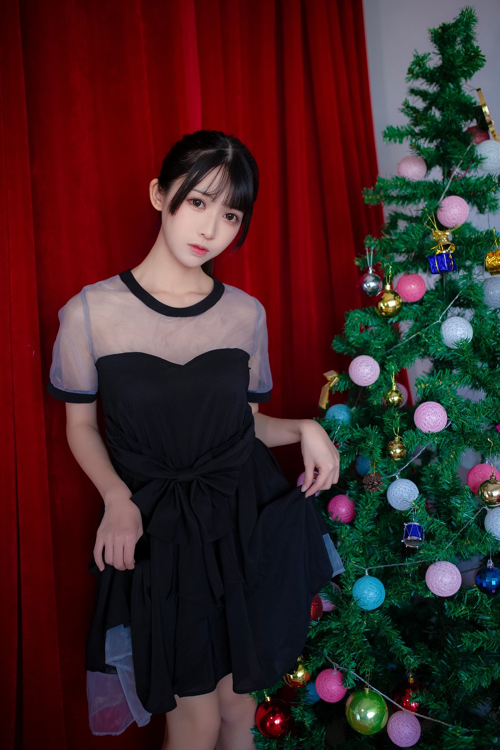 Coser Man Yu Fei Er's "Sexy Strappy Nightgown + Kato Megumi + Evening Dress" [Cosplay Beauty] Photobook [33P