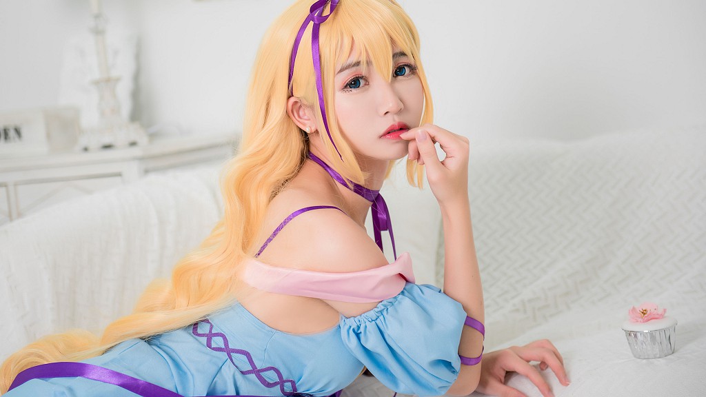COSER은유페이얼《섹시한 스트랩 슬립 + 카토 메구미 + 예복》 [코스프레 미녀] 사진집[33P