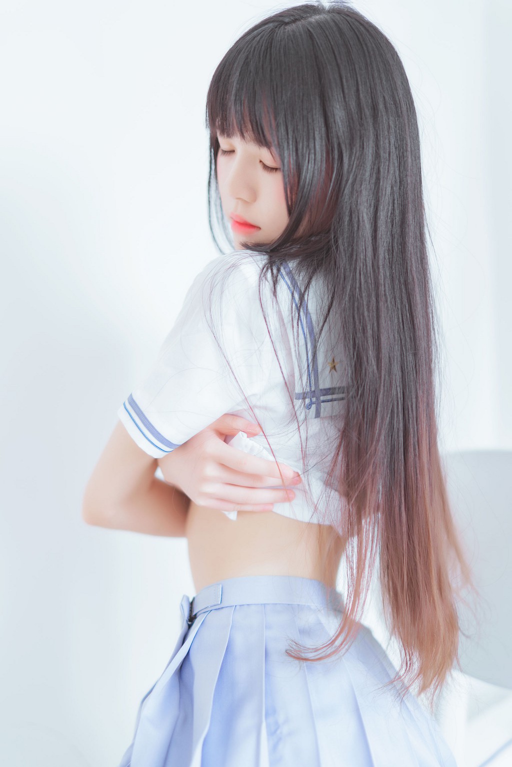 Sakurato Meow's "School Uniform Black Silk" [Cosplay Beauty] Photobook [49P