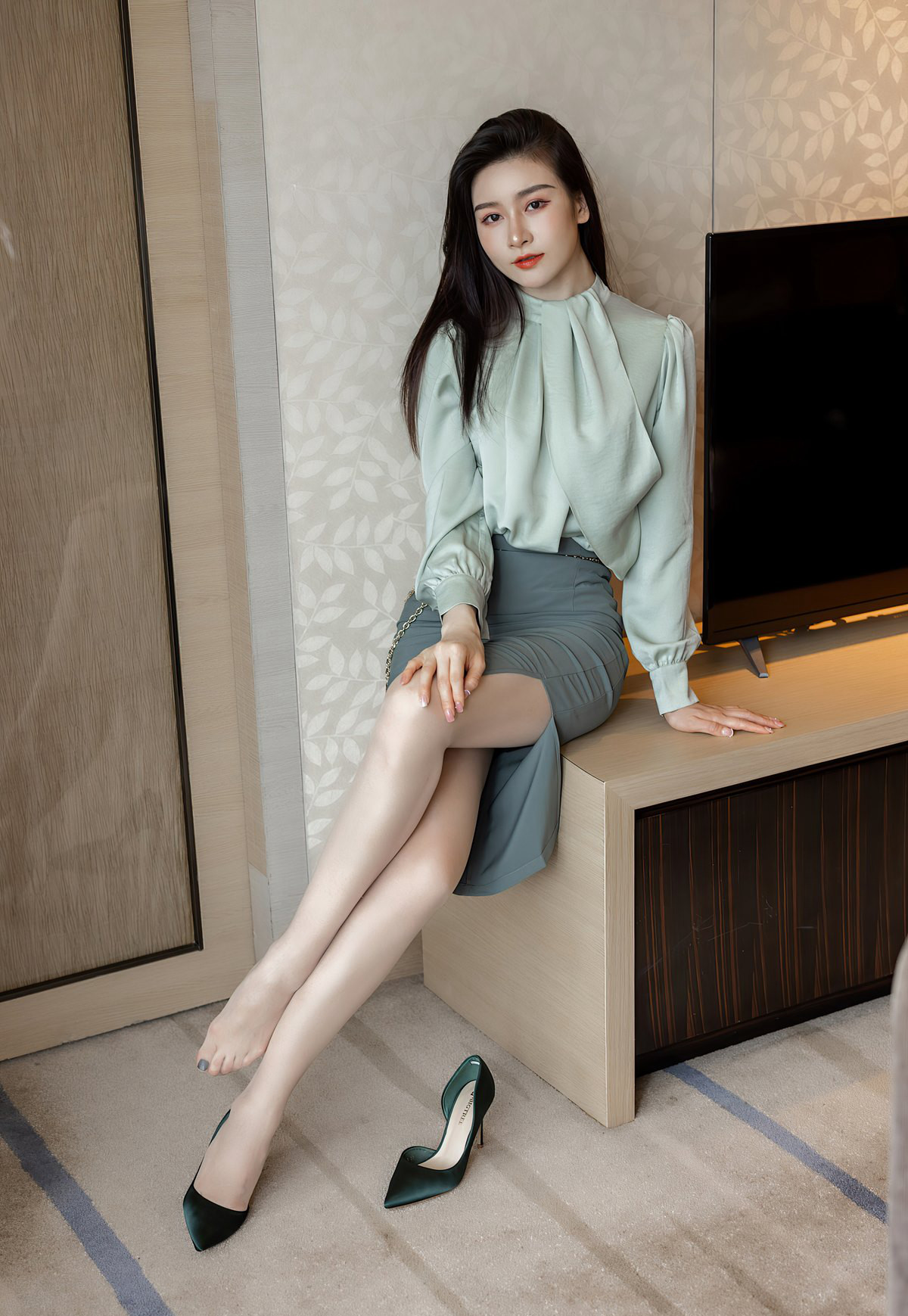 IMiss愛蜜社美騷婦Vanessa性感風騷肉絲襪美腿玉足