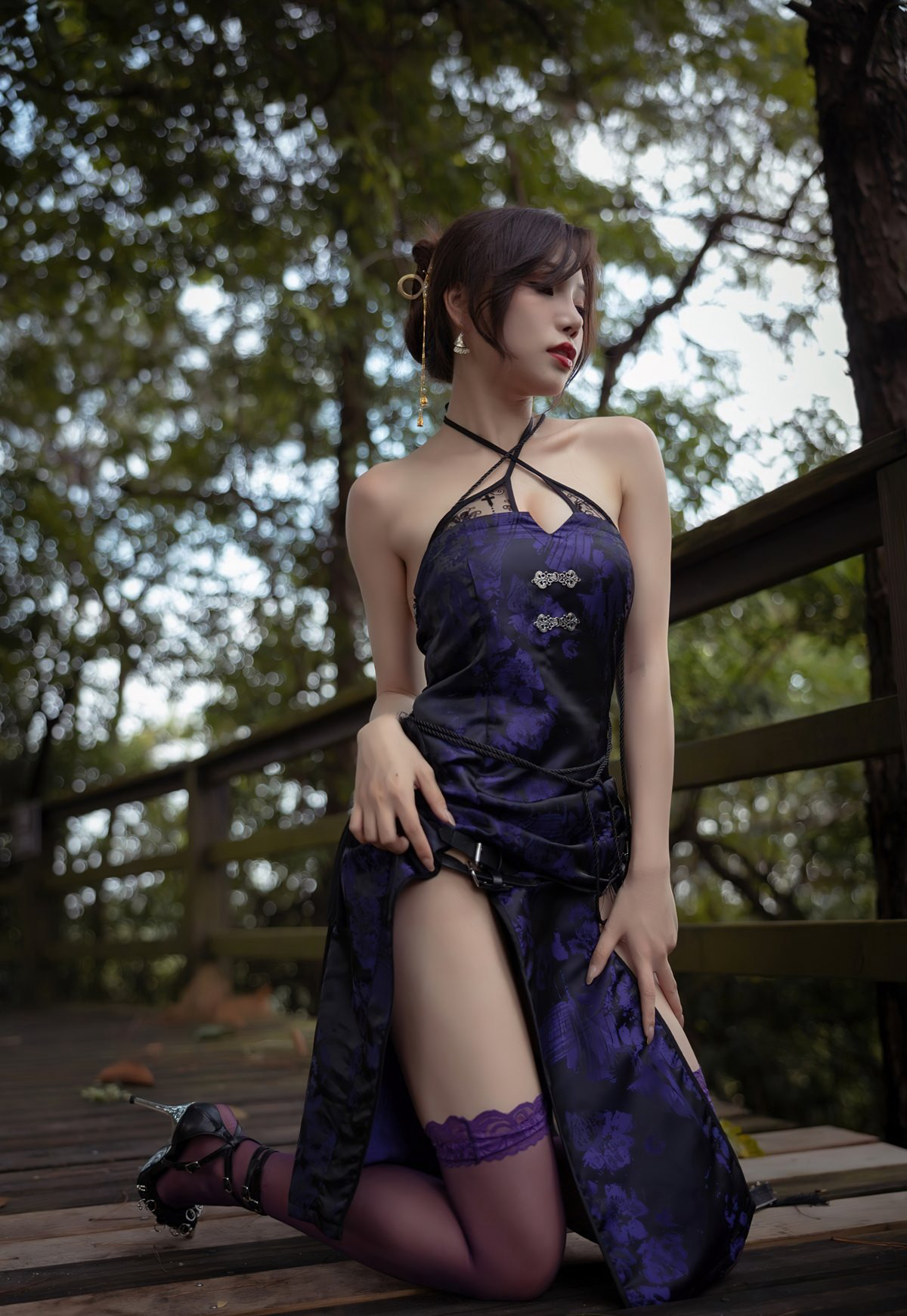 芝芝極品旗袍性感紫色絲襪極品美臀丁字褲誘惑美腿高跟