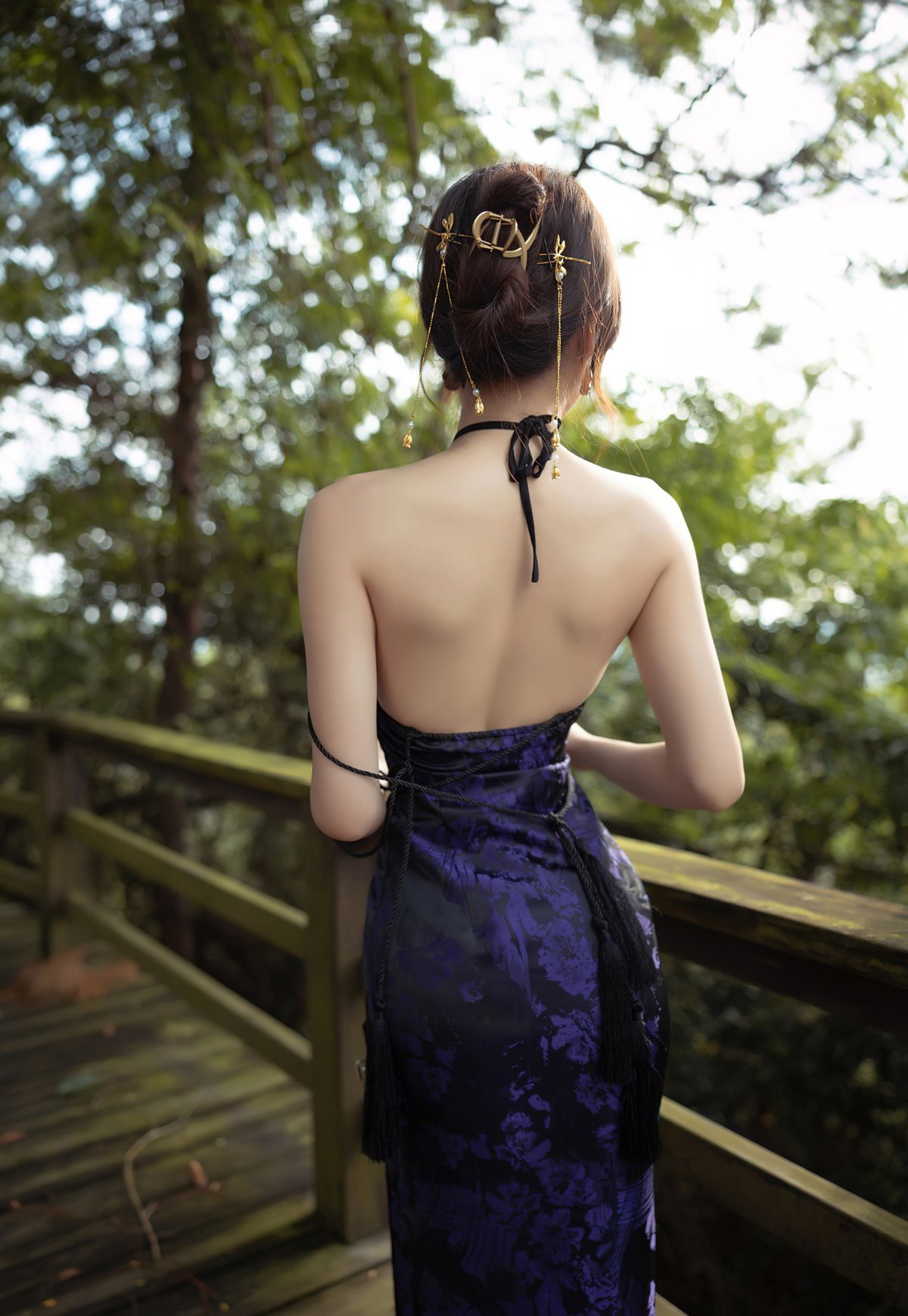 Zhi Zhi premium qipao, sexy purple stockings, premium beautiful buttocks, thong, tempting beautiful legs, high heels