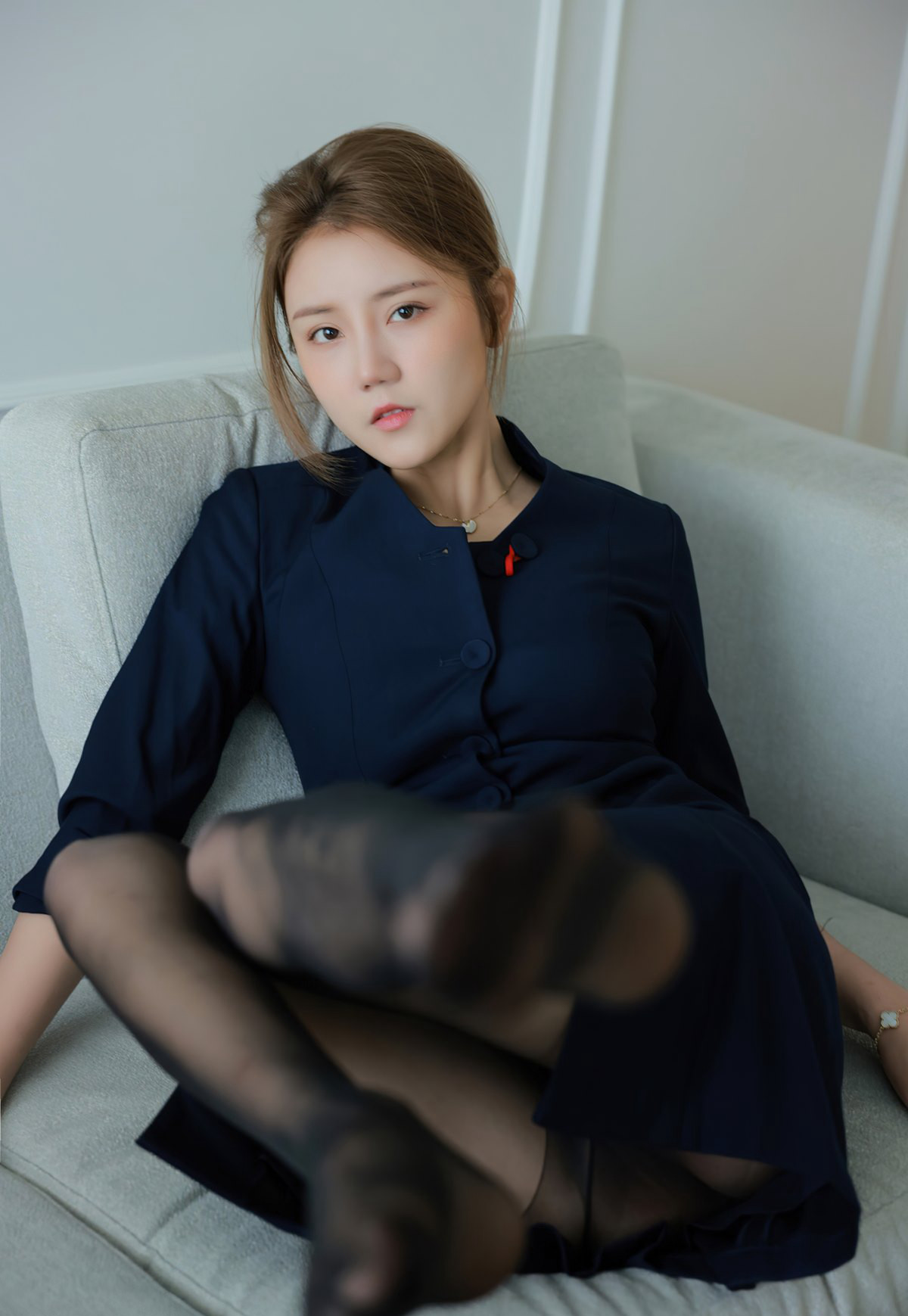 完美高顏值空姐黑絲美少婦白嫩大胸風騷美腿玉足細節大圖