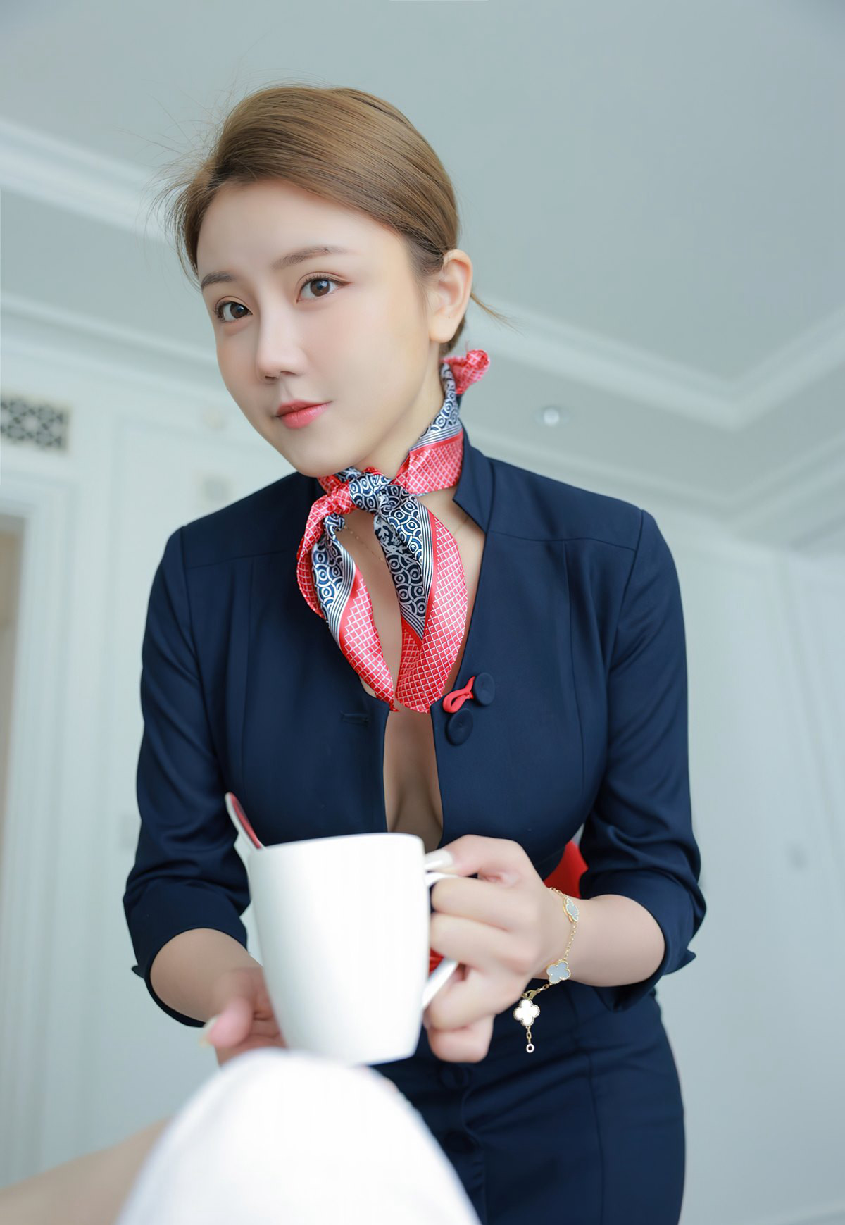 完美高顏值空姐黑絲美少婦白嫩大胸風騷美腿玉足細節大圖