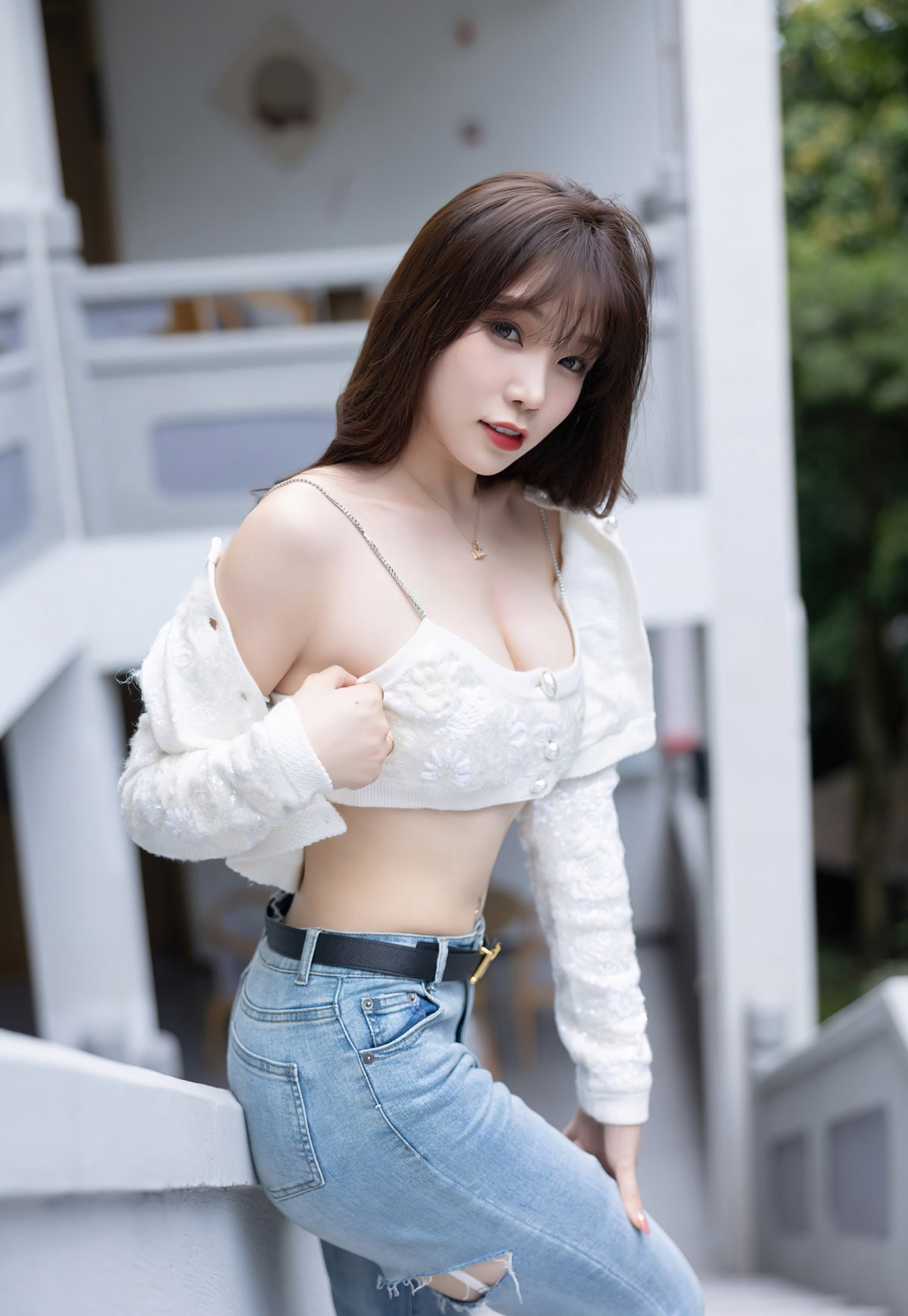 芝芝布提緊身牛仔褲芝芝布提色誘翹臀圖片2022白絲無內性感玉足