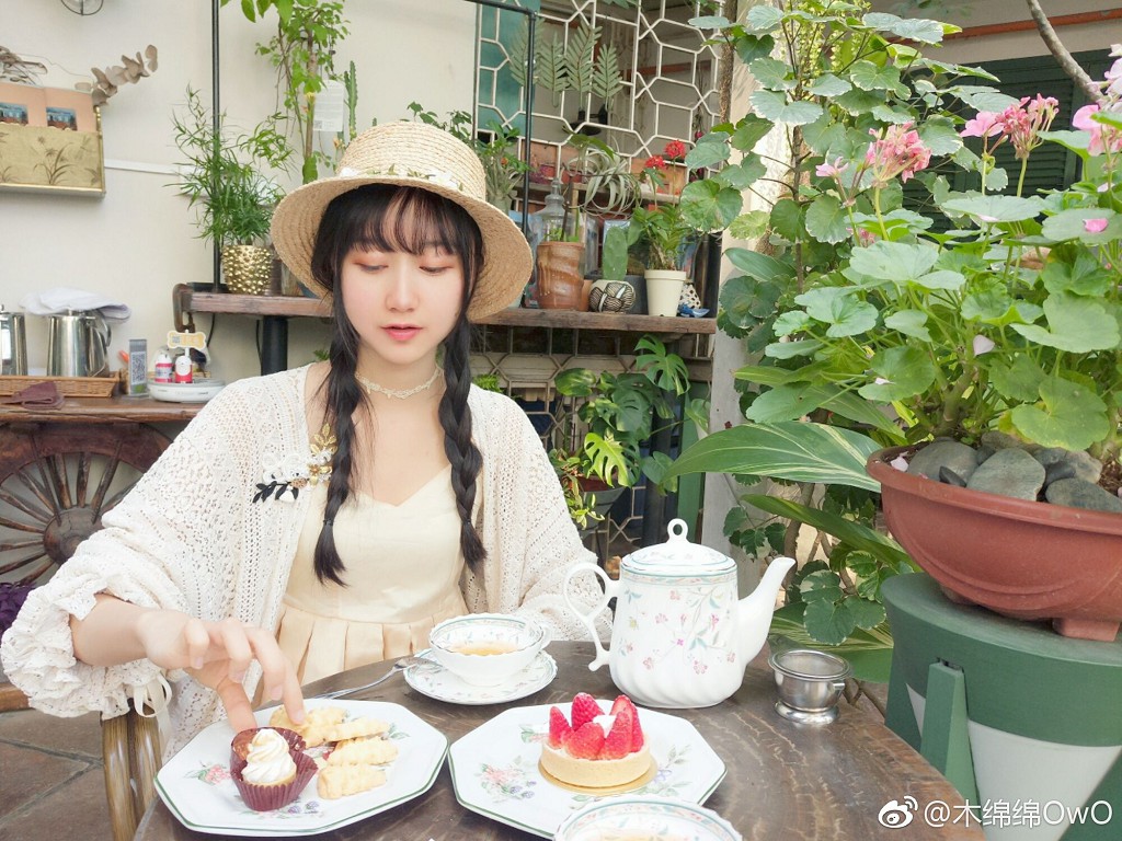 萌女木綿綿OwO 《Weiboの生活写真自撮り》 [Cosplay美女] 写真集[120P