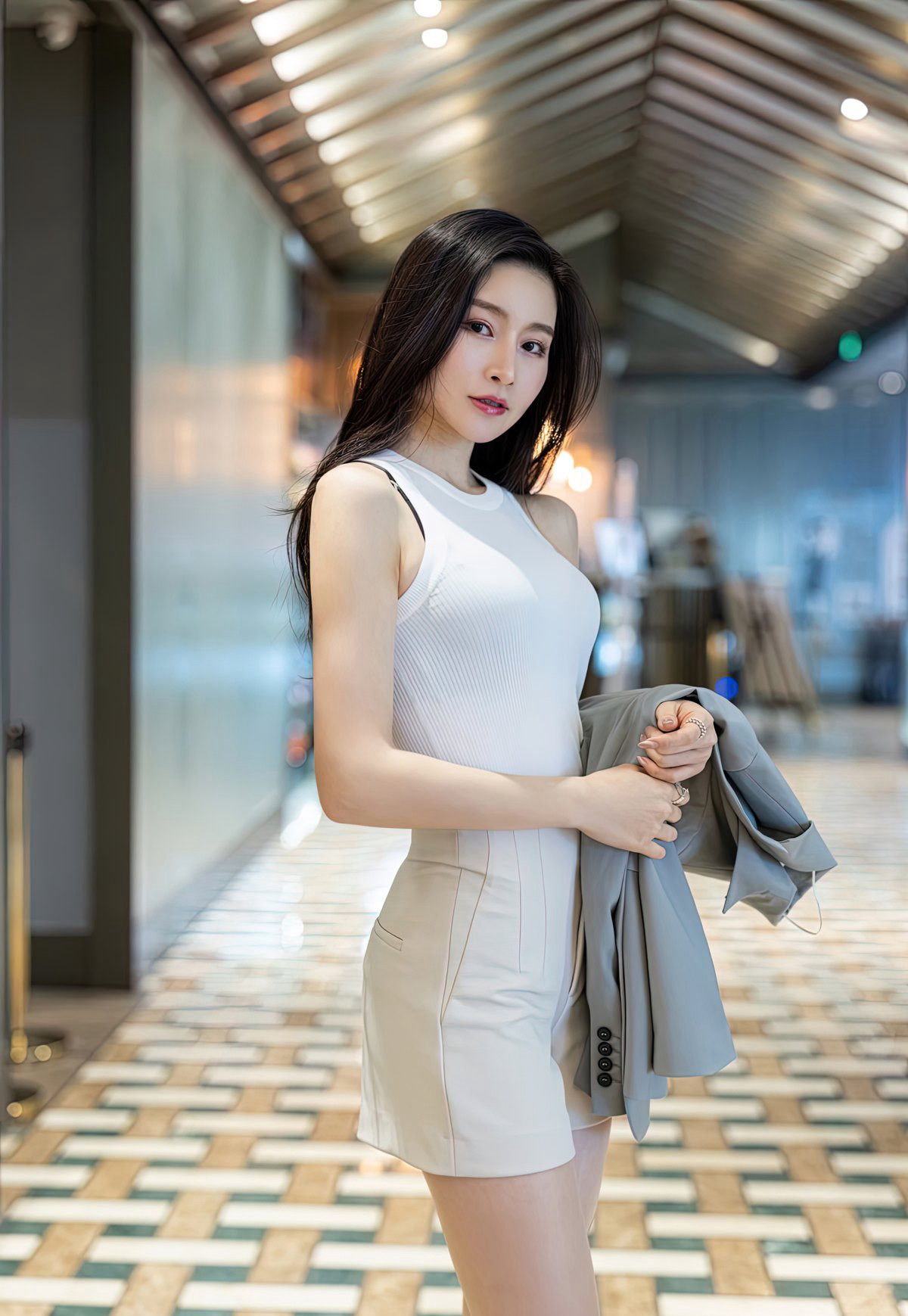 Nữ thiếu phụ đẹp với đôi chân quyến rũ trong tất nylon, mặc đồng phục gợi cảm, tất thịt, giày cao gót, đồ lót cao cấp, người phụ nữ sexy dâm đãng.