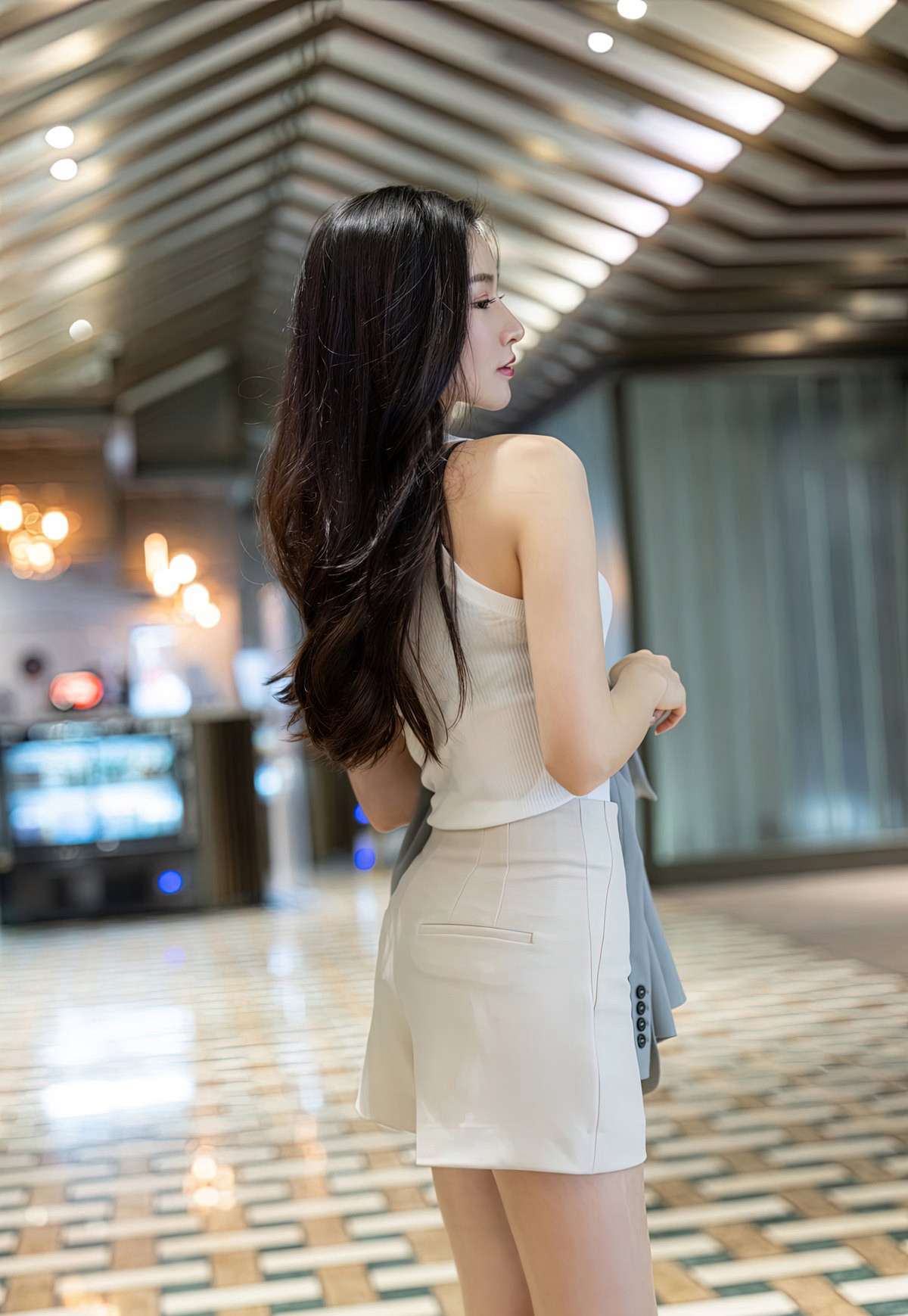 Nữ thiếu phụ đẹp với đôi chân quyến rũ trong tất nylon, mặc đồng phục gợi cảm, tất thịt, giày cao gót, đồ lót cao cấp, người phụ nữ sexy dâm đãng.