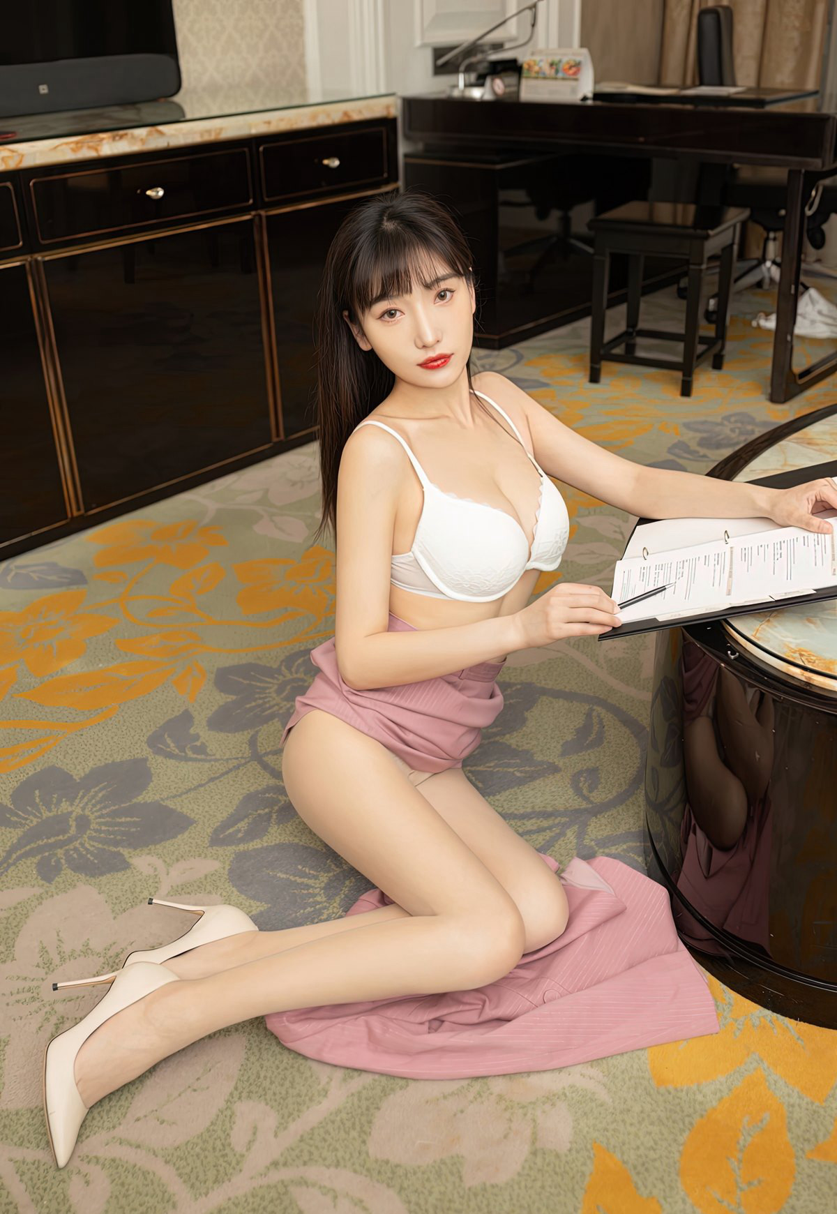 ルクセンセン制服肉色ストッキングセクシー妖艶秘書極品豊満大乳誘惑肉色ストッキングノーパン