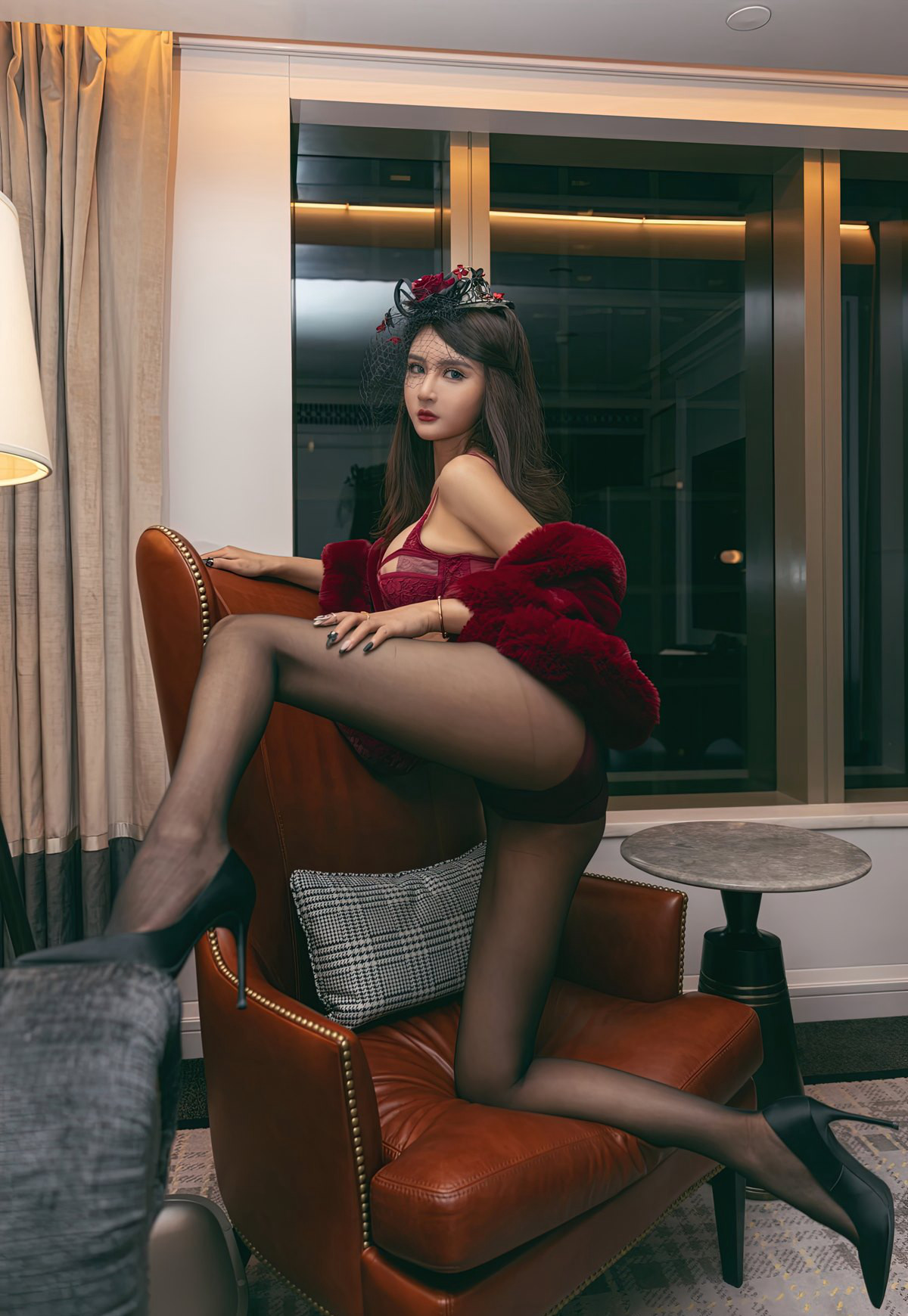 Emily尹菲黑絲襪高跟風騷大胸美少婦性感美腿高跟