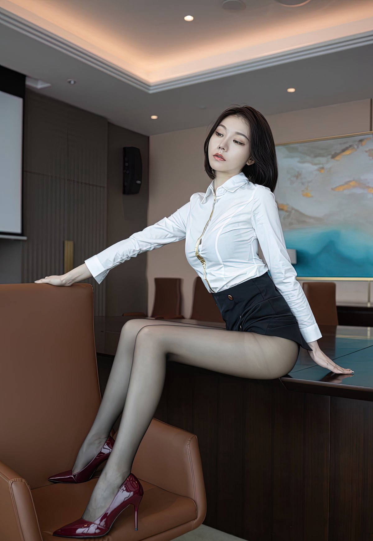 辦公室風騷美女秘書安然性感美腿豐滿肥臀脫黑絲無內