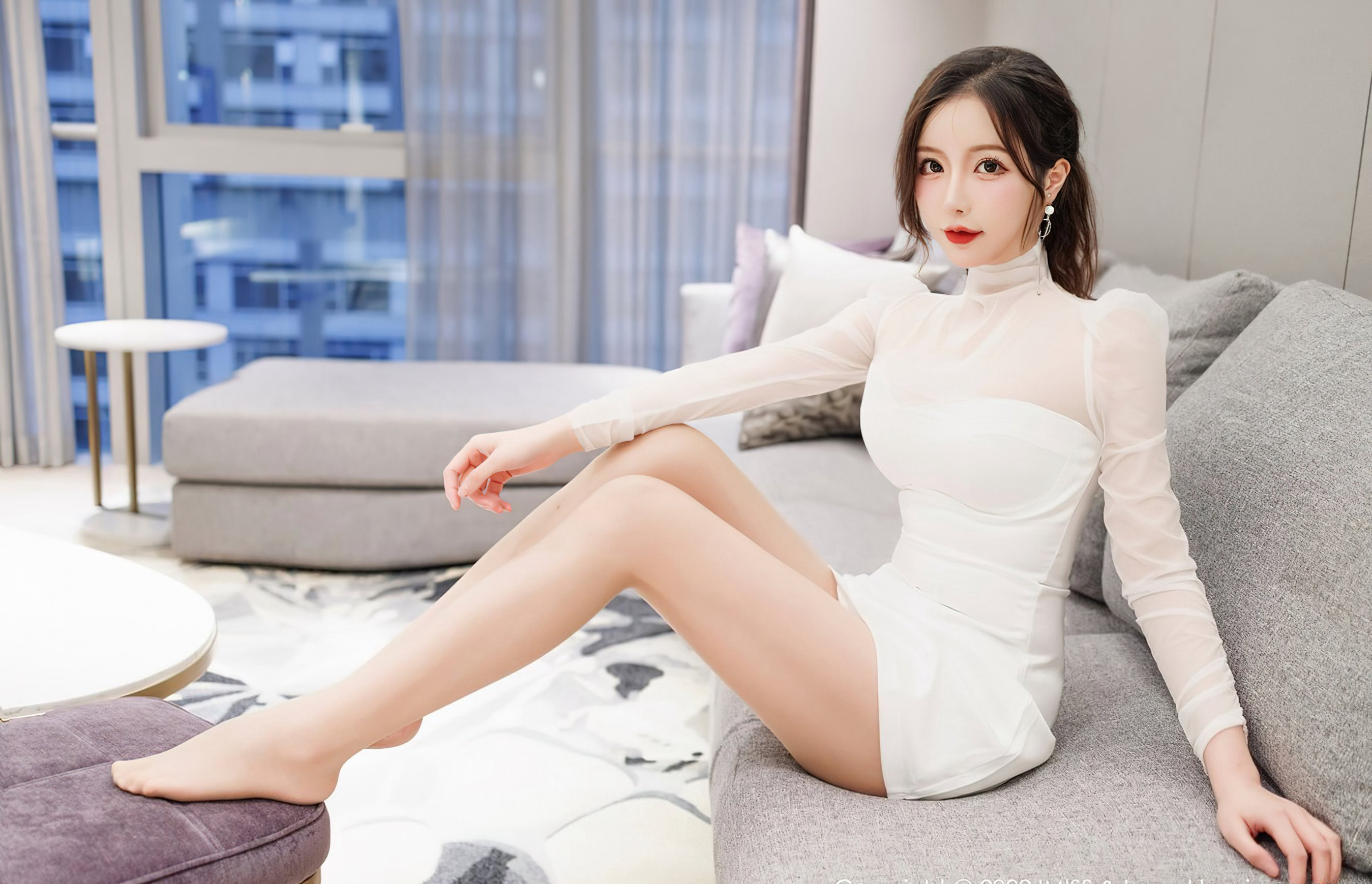 Aimi Society Stunner with Perky Buttocks, Beautiful Seductress in Stockings, Jade Feet, Top-Grade Beautiful Legs, High-End Hotel, Flirtatious Poses