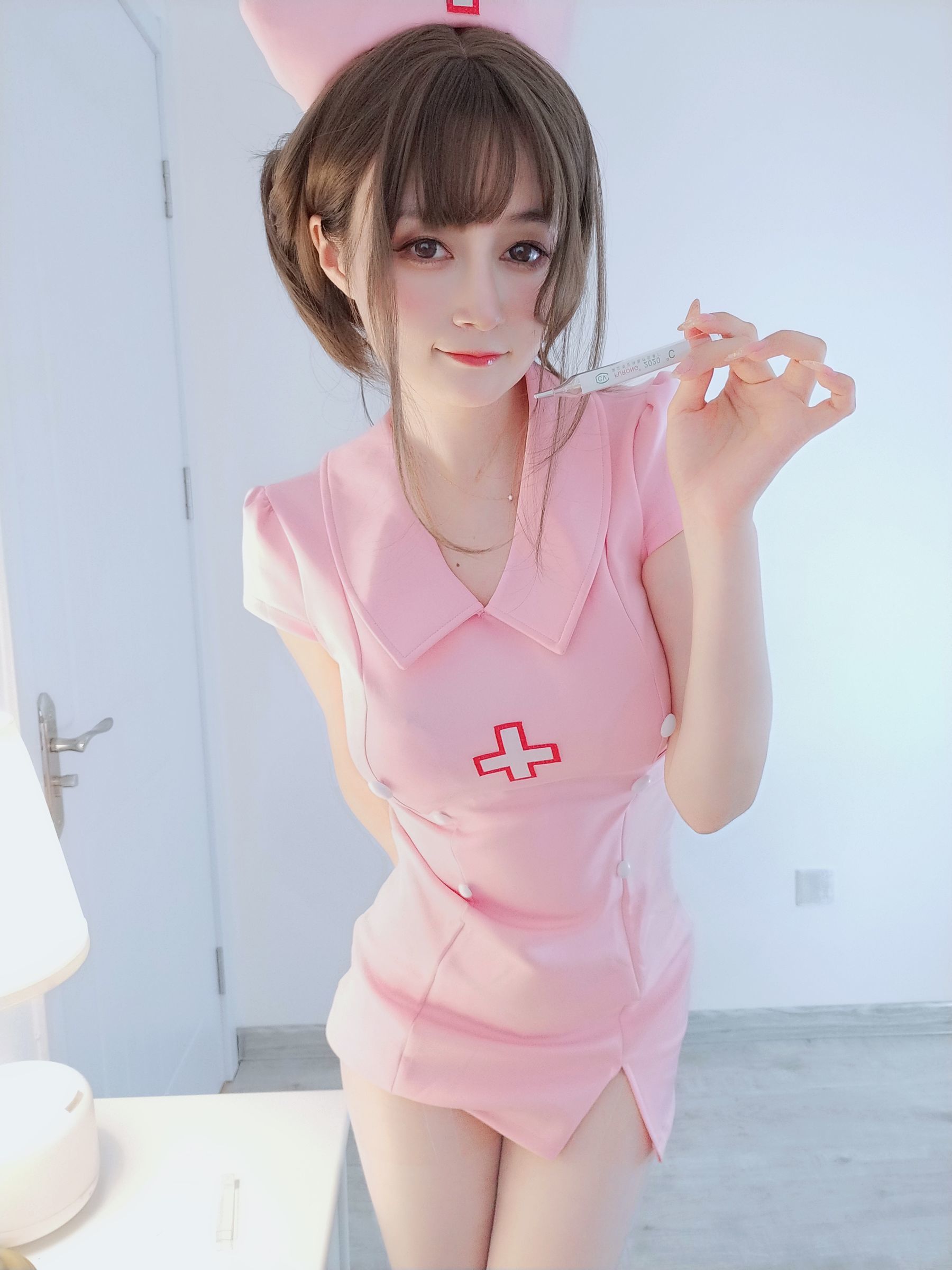網紅COS] Coser小姐姐白銀 - 夜間的私人護士