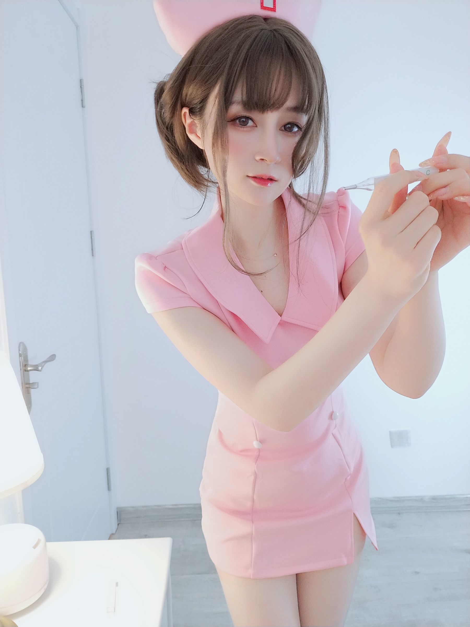ネット有名人COS] Coserお嬢さん白銀 - 夜間の私人看護師