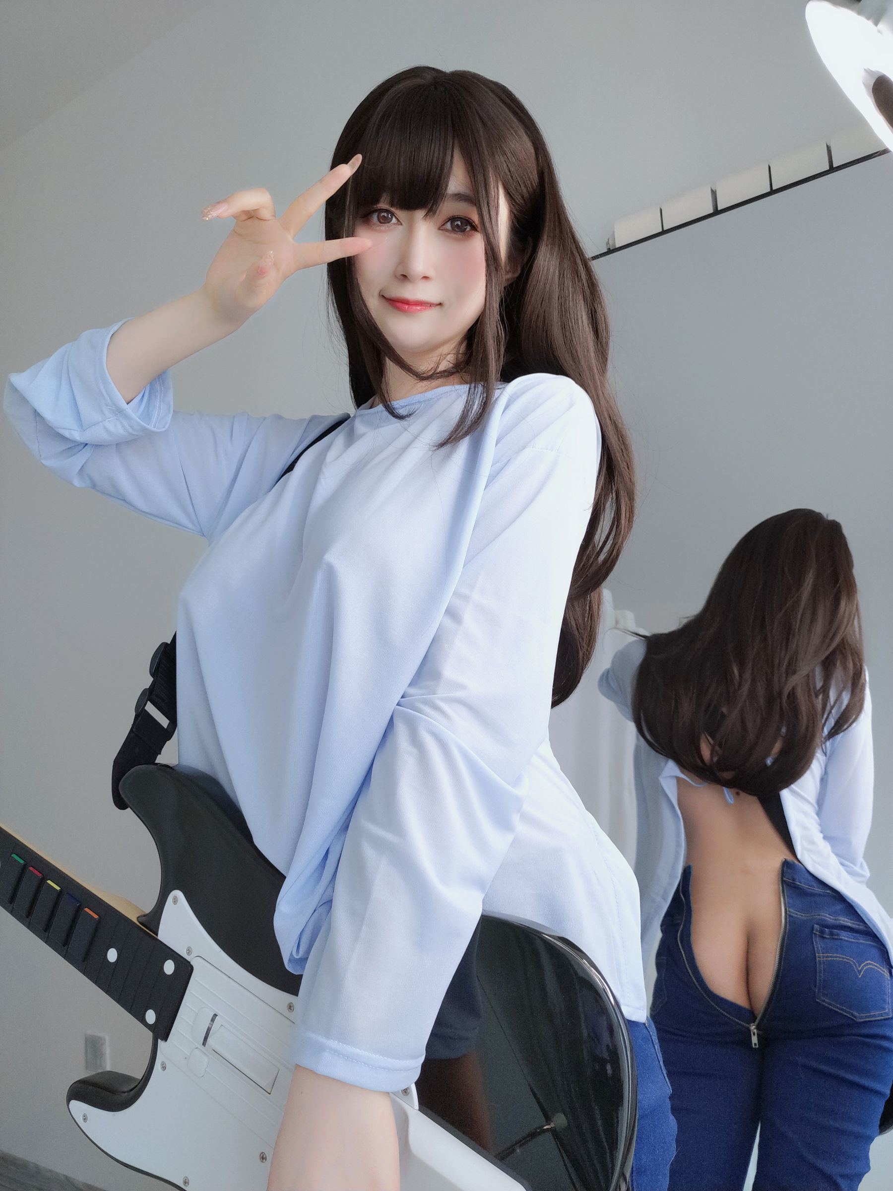 網紅COS] Coser小姐姐白銀 - 妹妹，請穿上衣服
