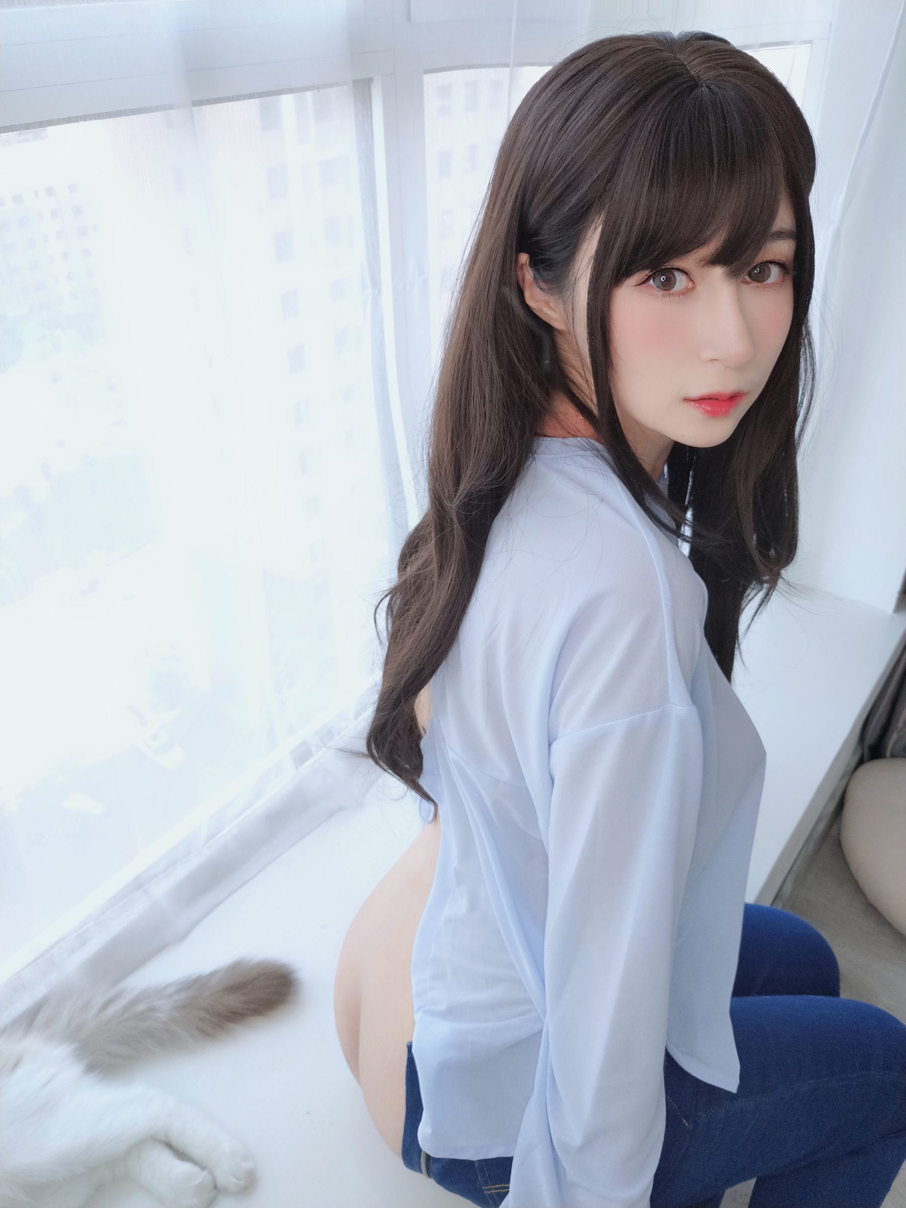 Net Red COS] Coser Tiểu thư Bạch Ngân - Em gái hãy mặc quần áo vào