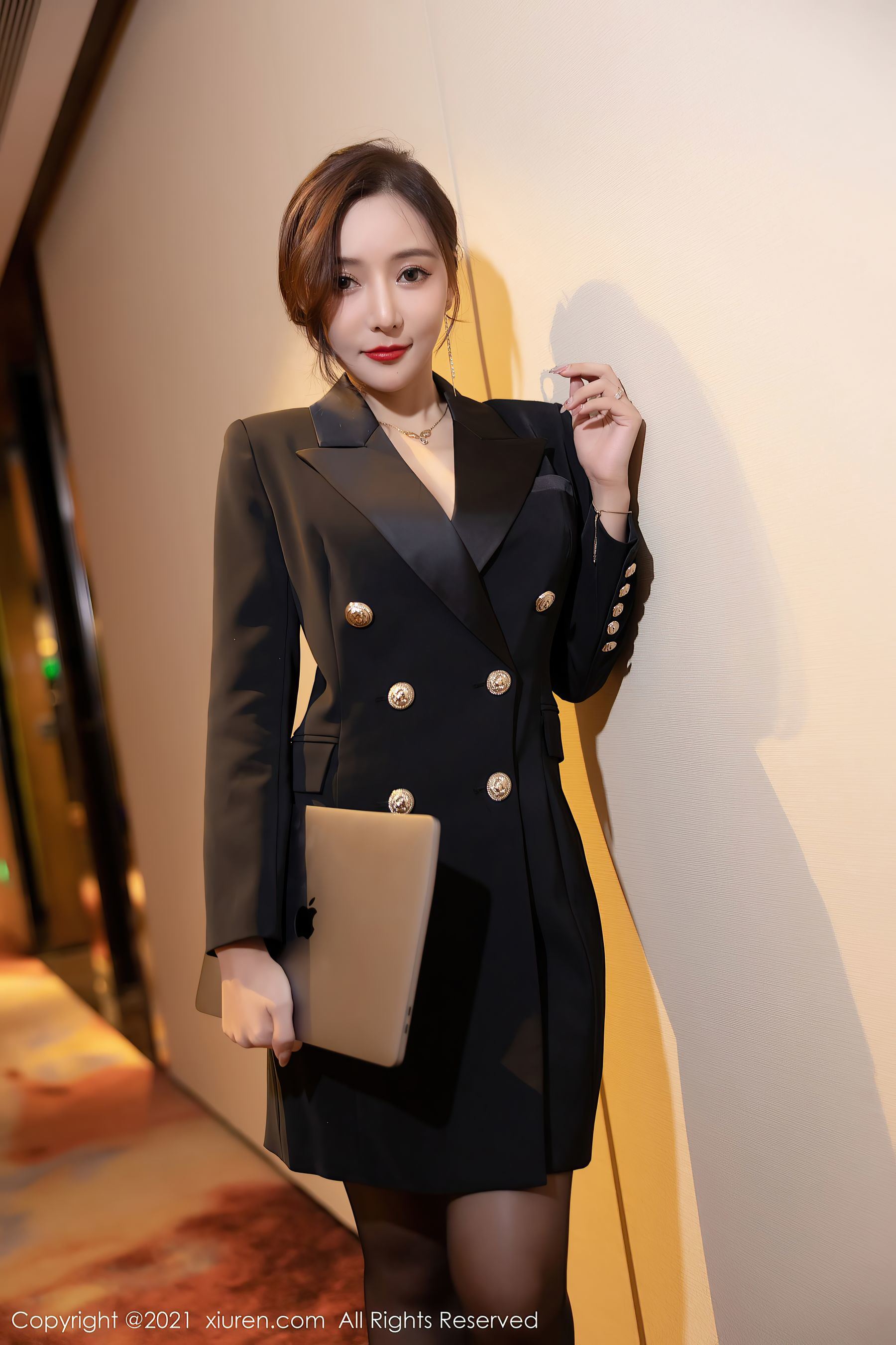 XiuRen No.4293 Wang Xinyao Yanni Black Stockings Set