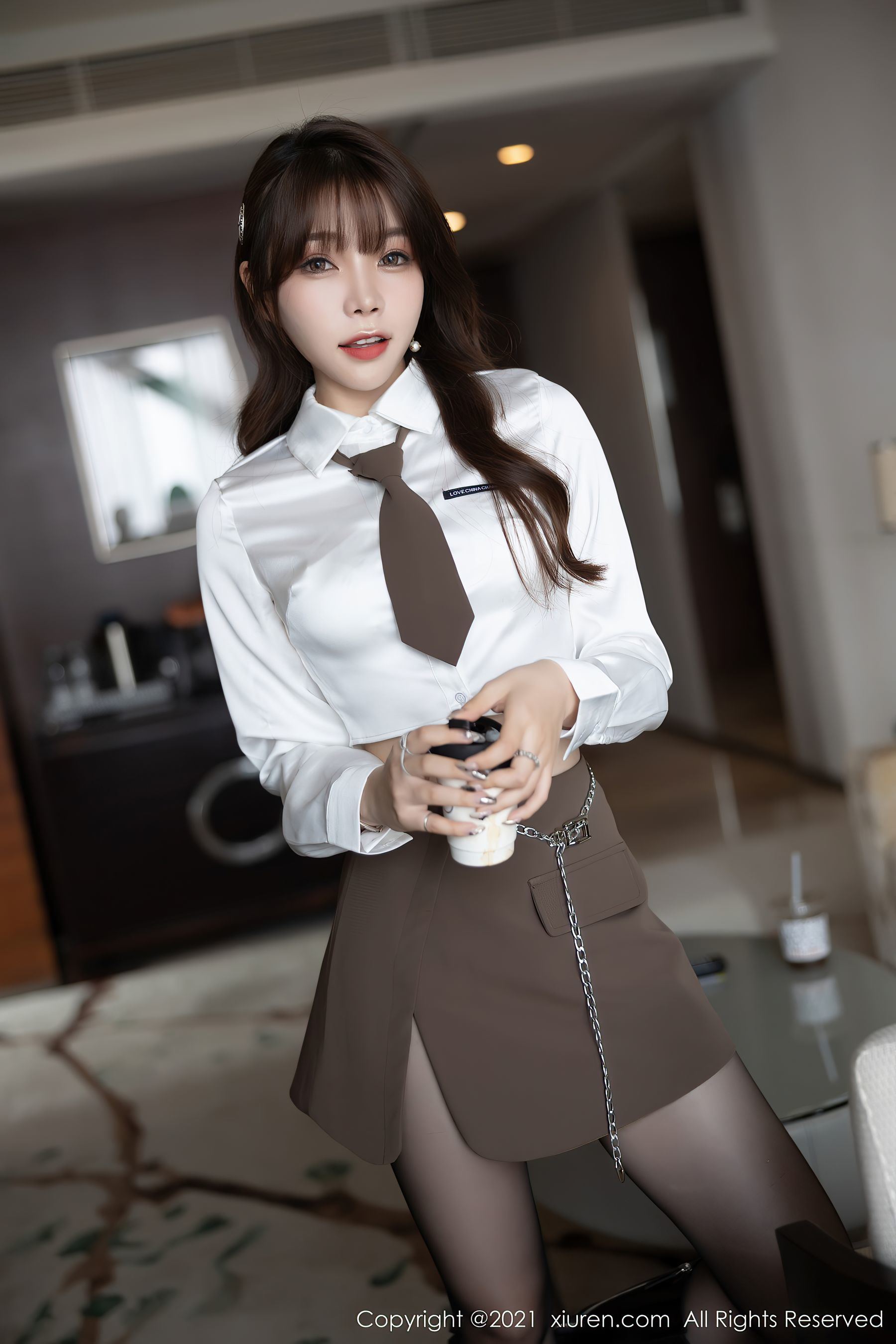 XiuRen] No.4299 Zhi Zhi Booty