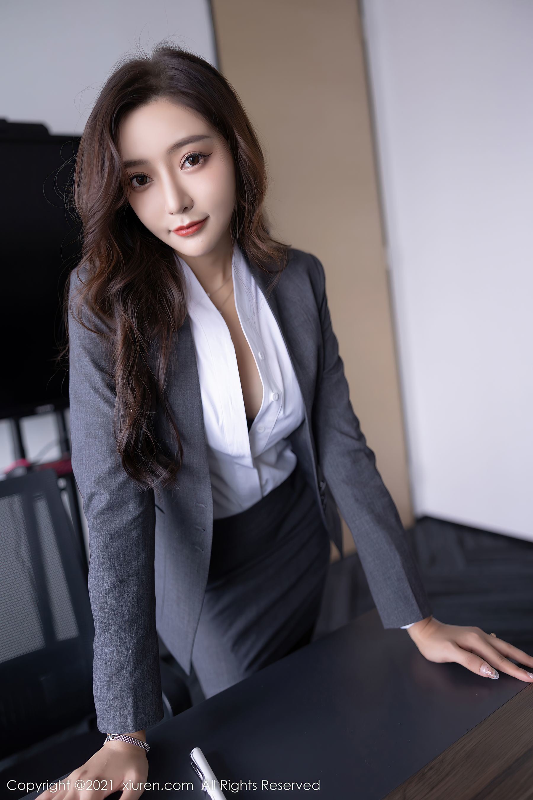 XiuRen No.4304 Wang Xinyao Yanni OL黒ストッキング制服