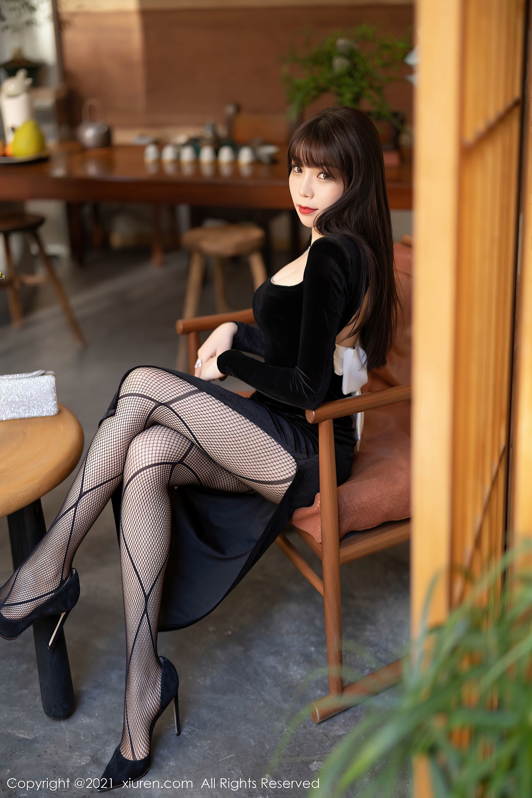 XiuRen] No.4322 ZhiZhi Booty