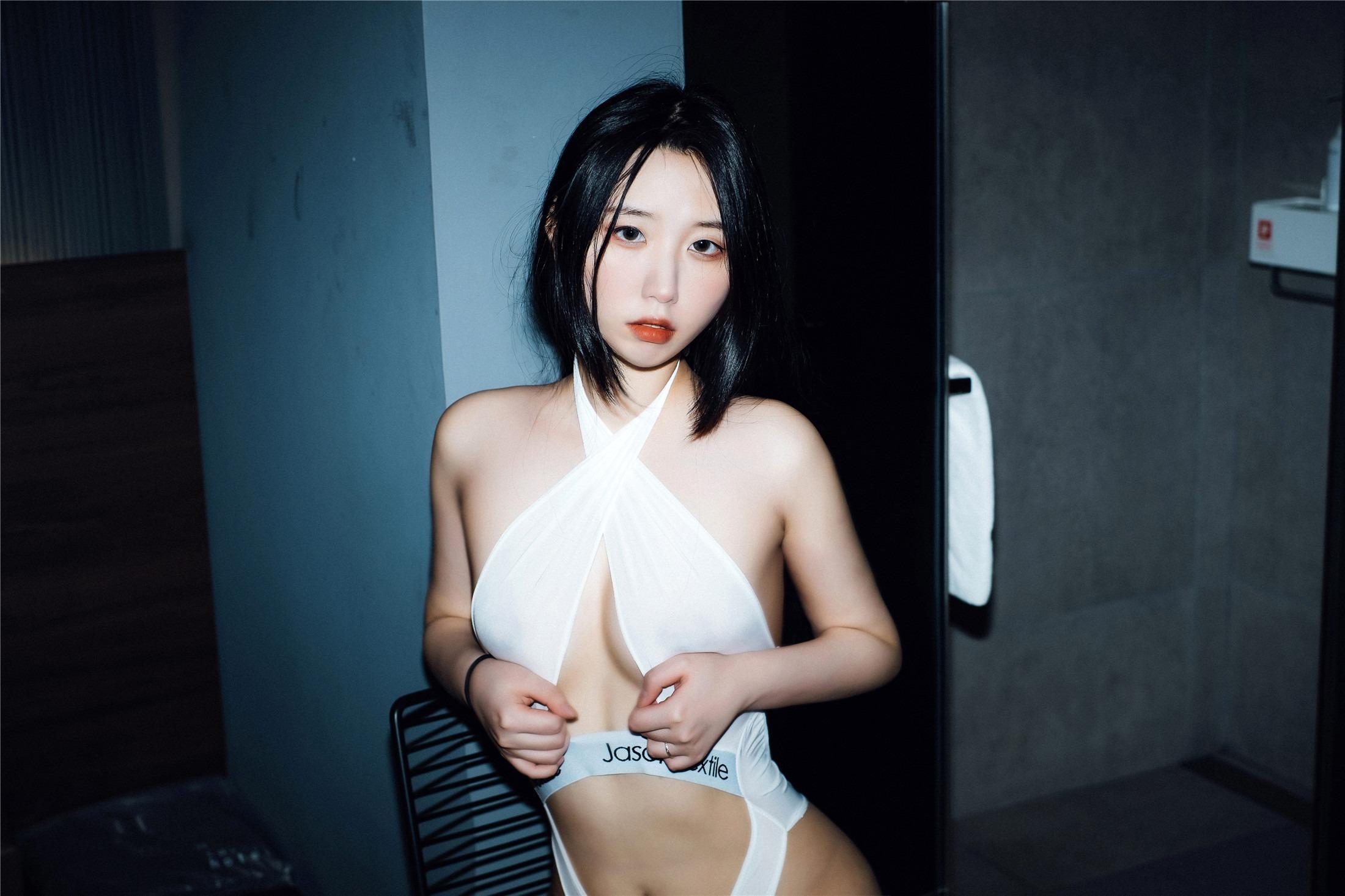 [Moon Night Snap] Dame (담) - Comeback 80P