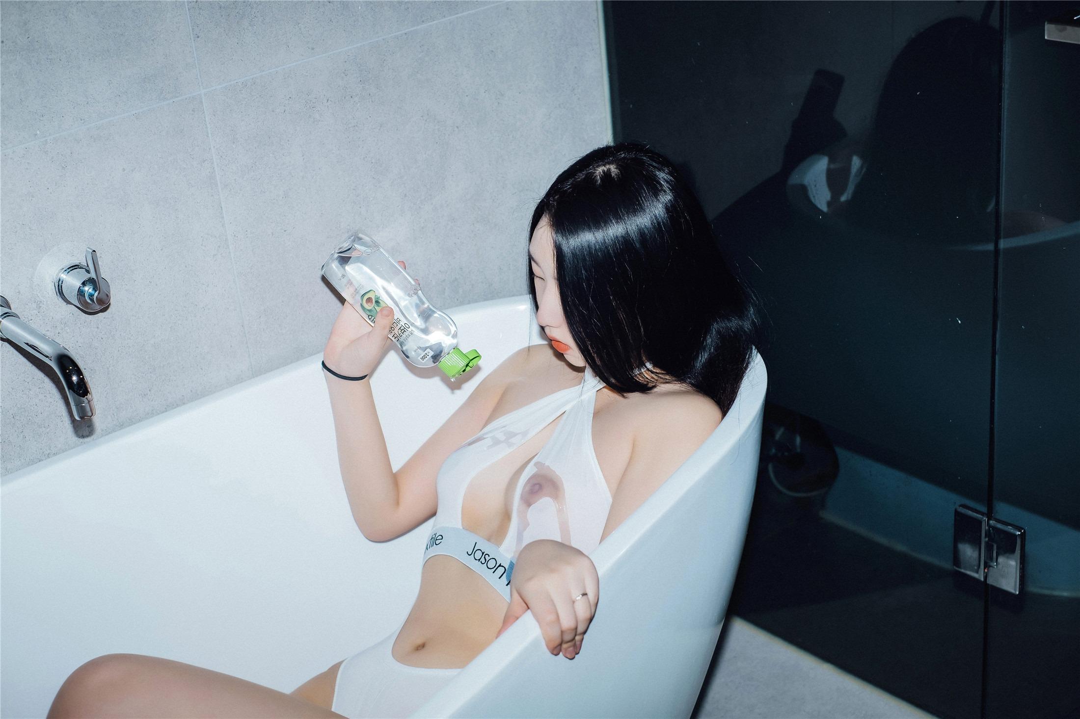 [Moon Night Snap] Dame (담) - Comeback 80P