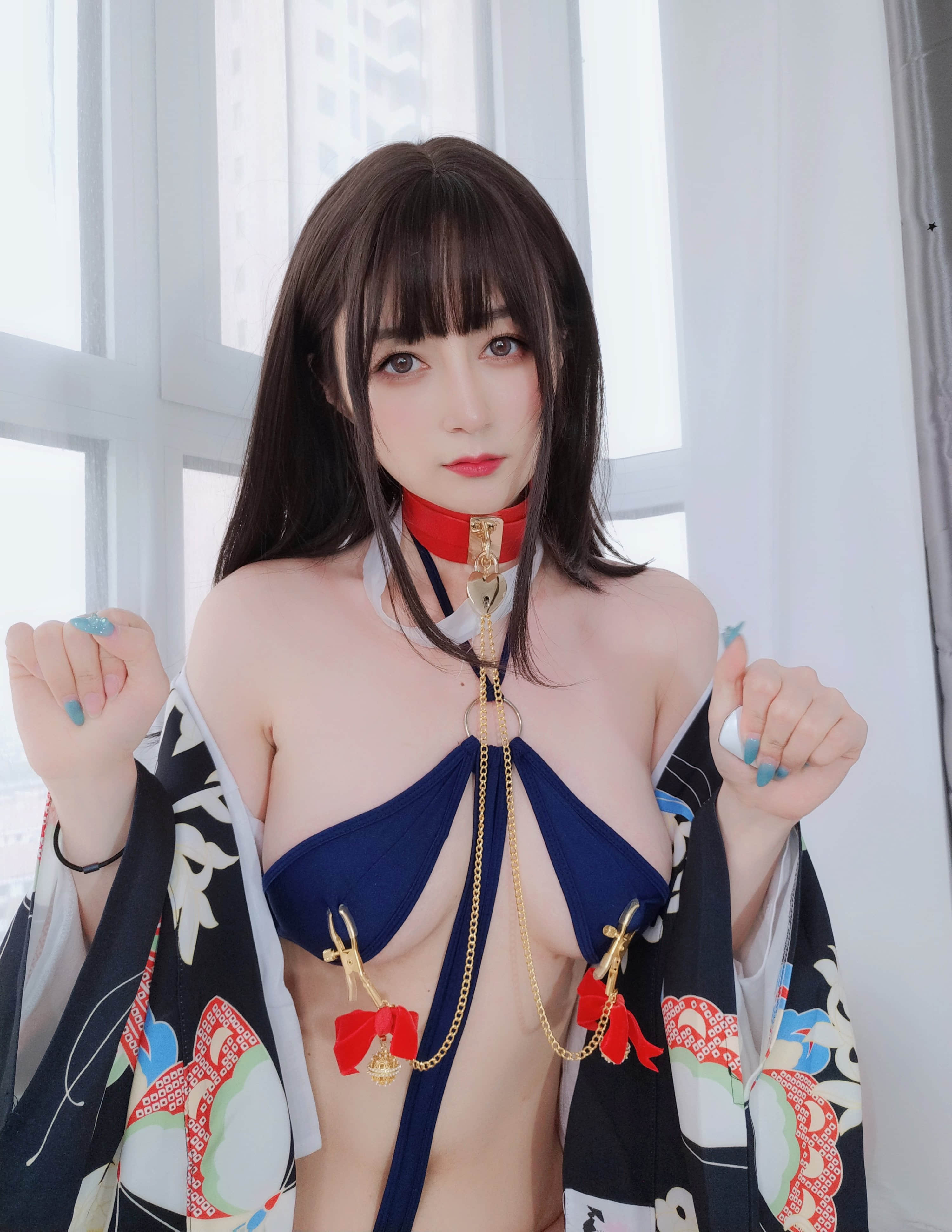 Bạch Ngân 81 - Bí mật Dưới Áo Kimono + 2V