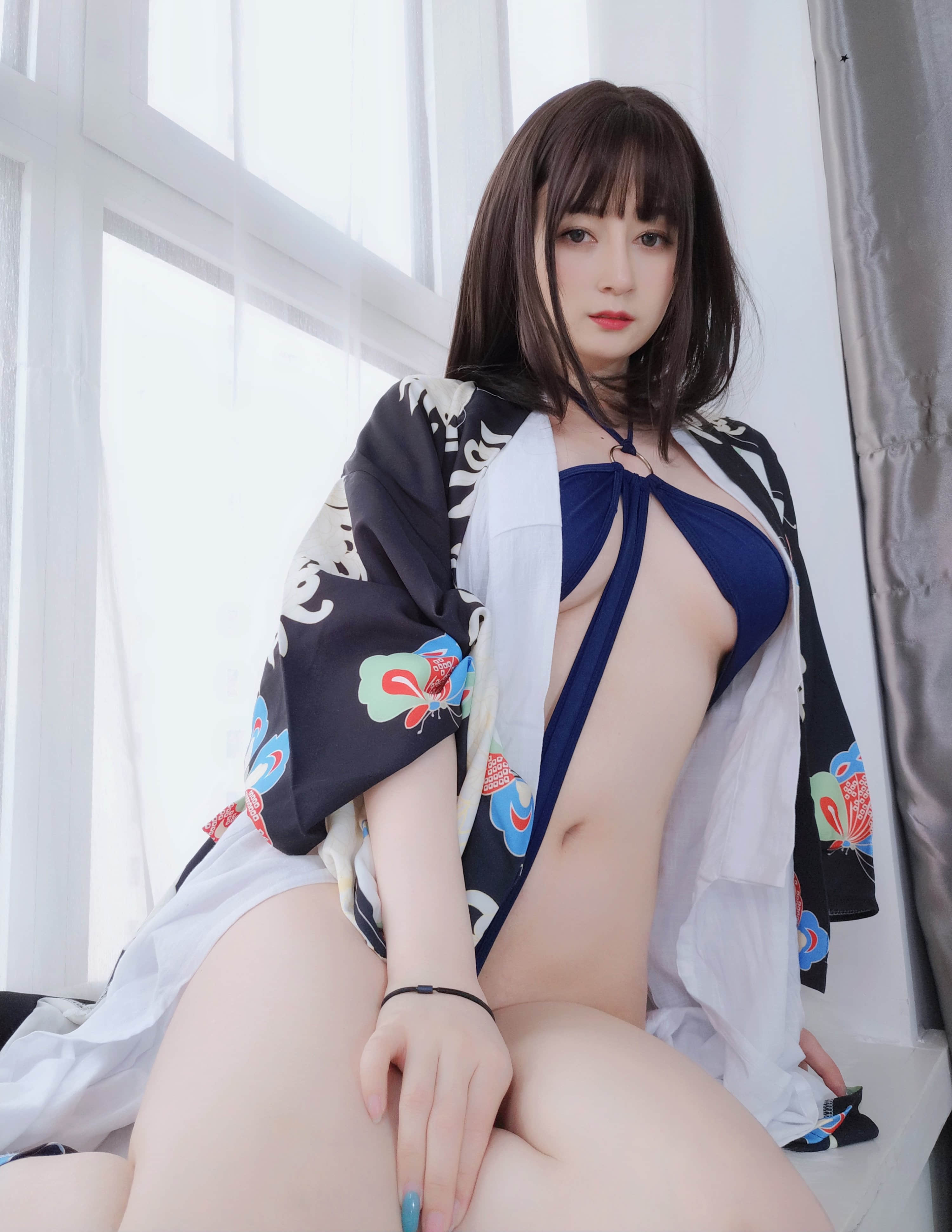 Bạch Ngân 81 - Bí mật Dưới Áo Kimono + 2V