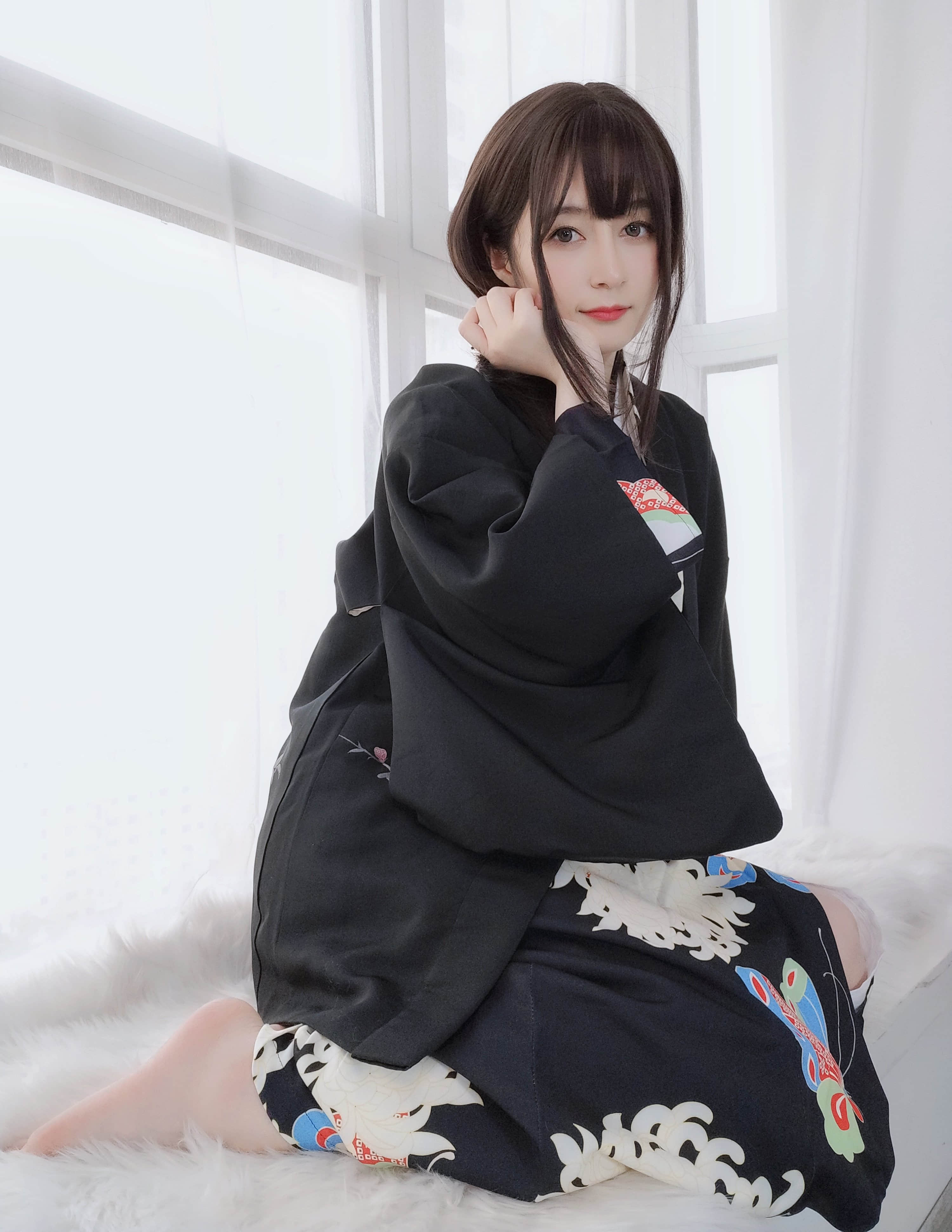 Bạch Ngân 81 - Bí mật Dưới Áo Kimono + 2V