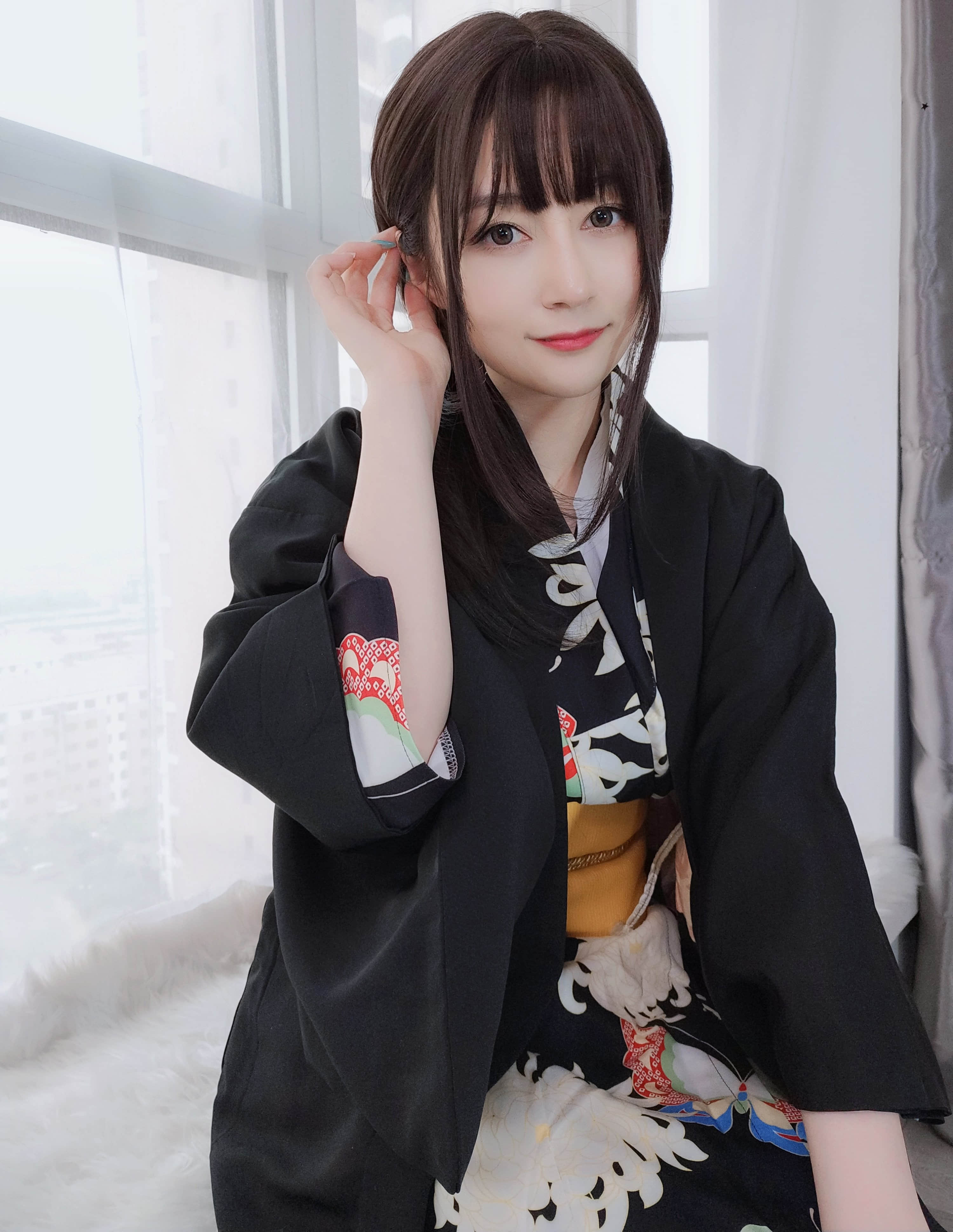 Bạch Ngân 81 - Bí mật Dưới Áo Kimono + 2V
