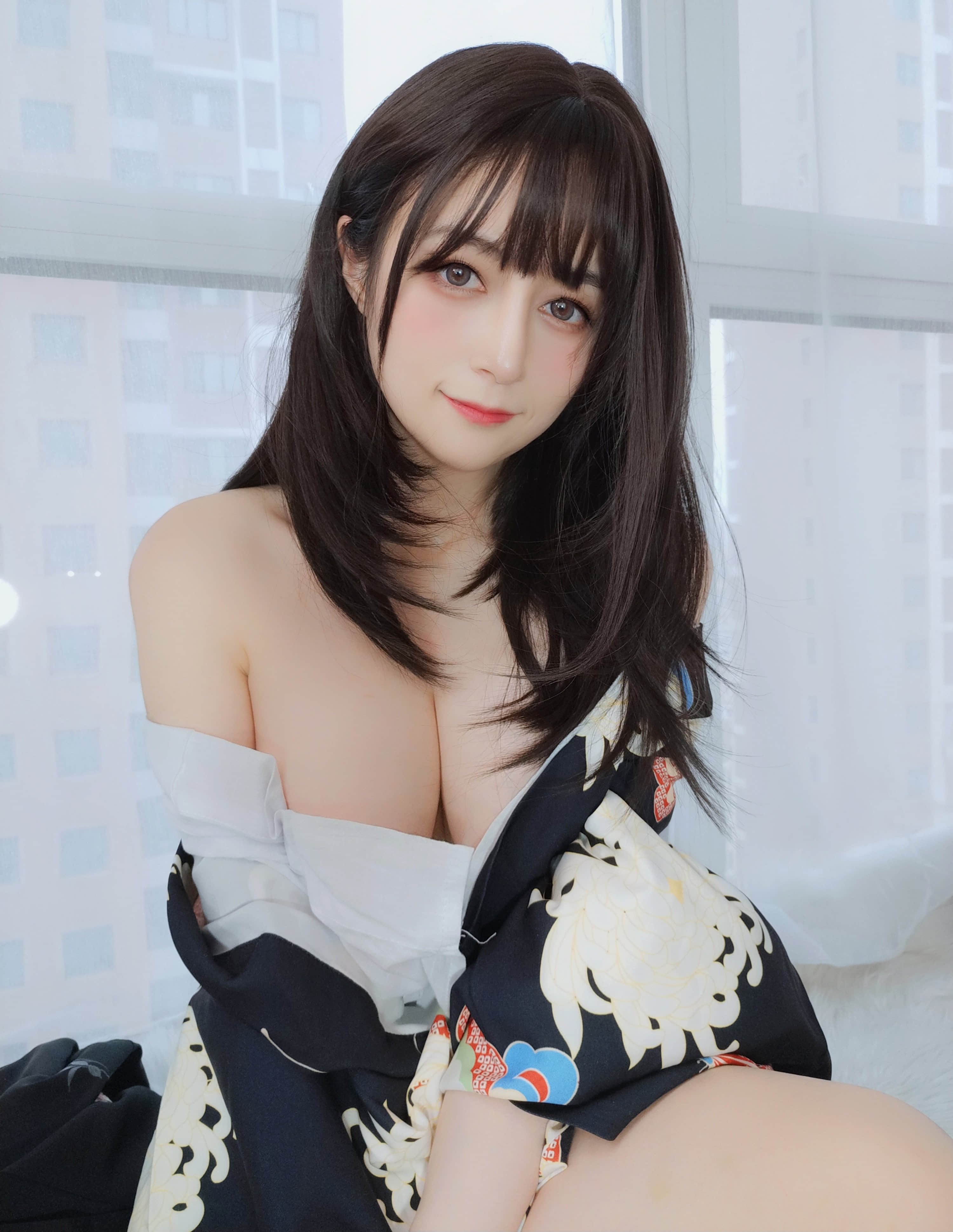 白銀81 - 和服下的秘密 + 2V
