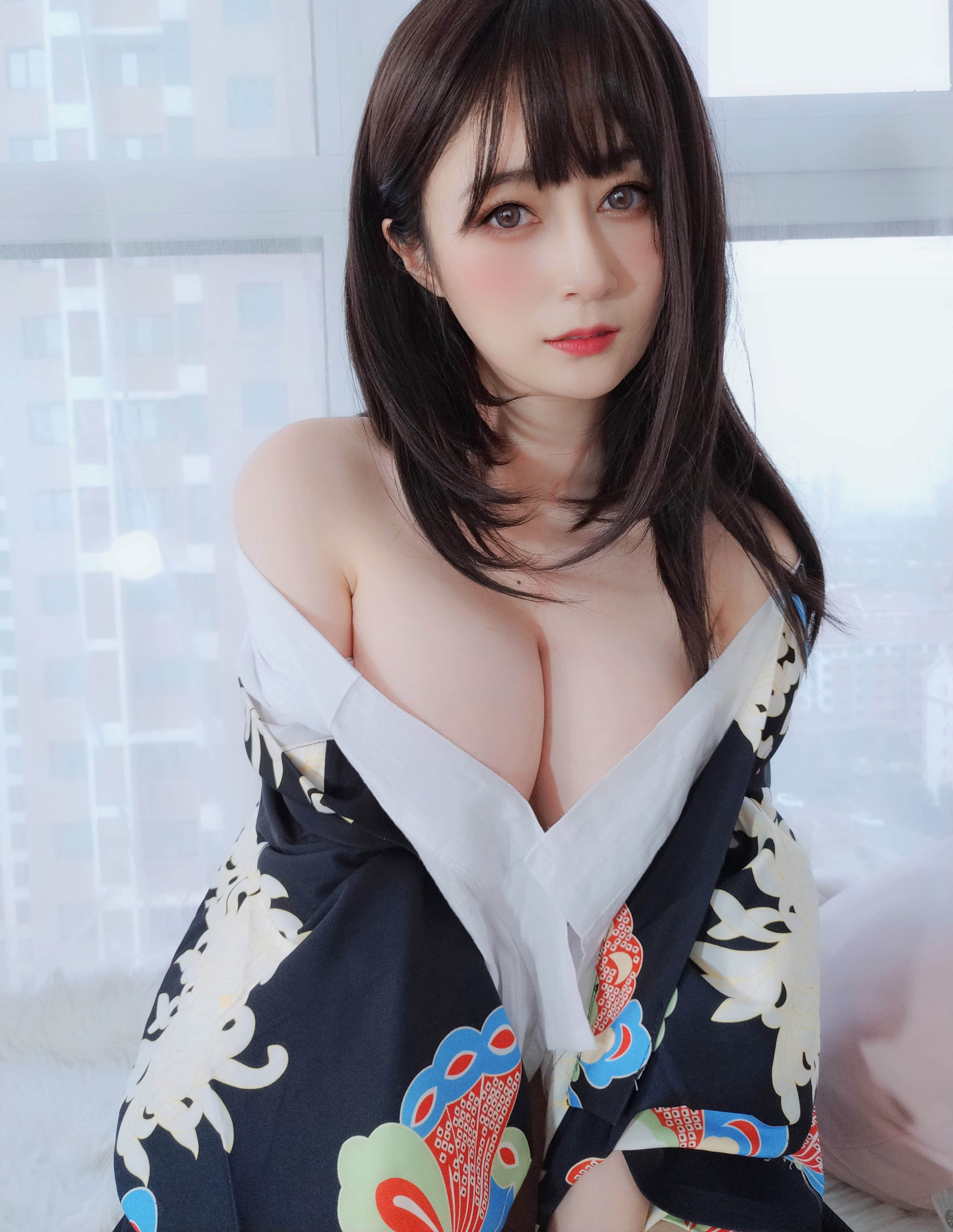 白銀81 - 和服下的秘密 + 2V