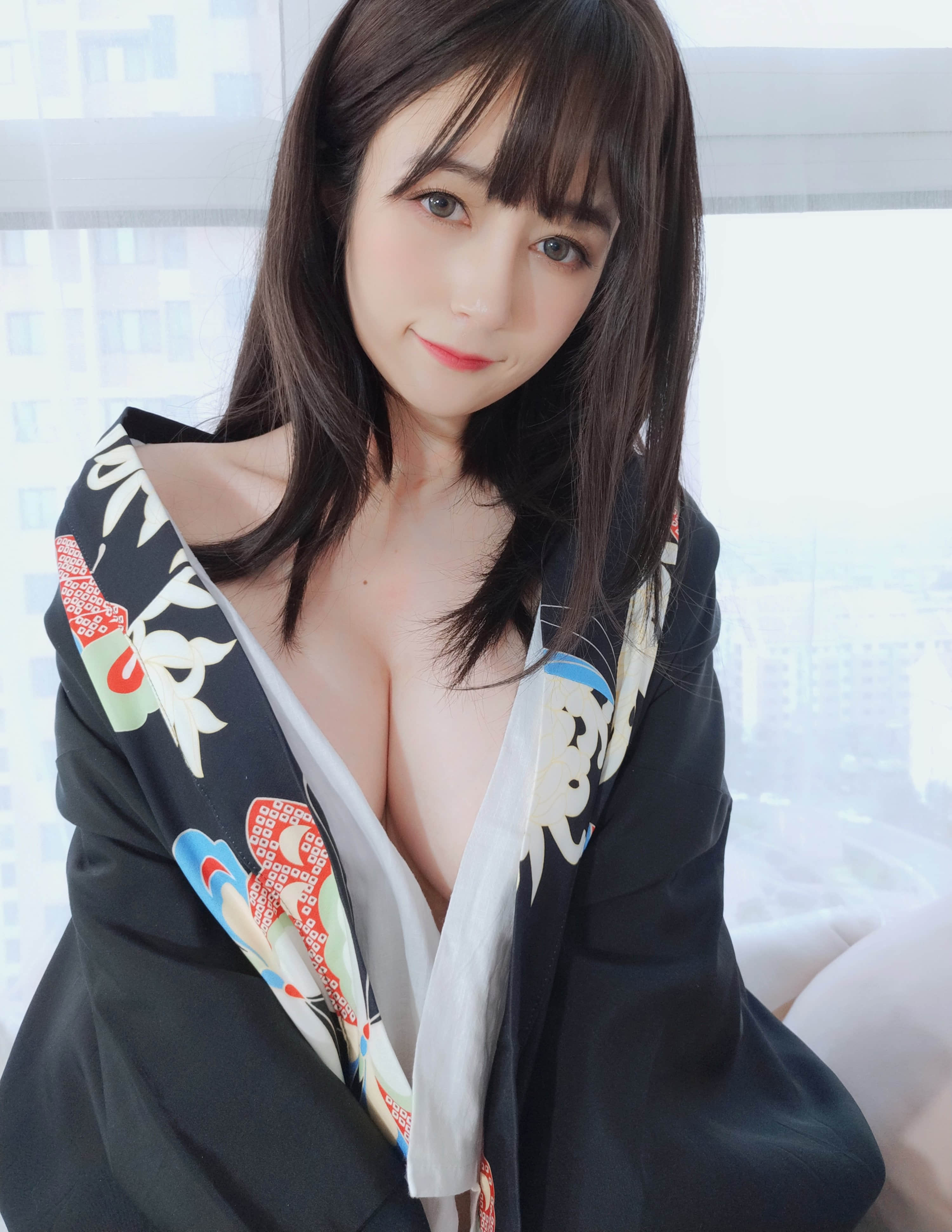 白銀81 - 和服下的秘密 + 2V