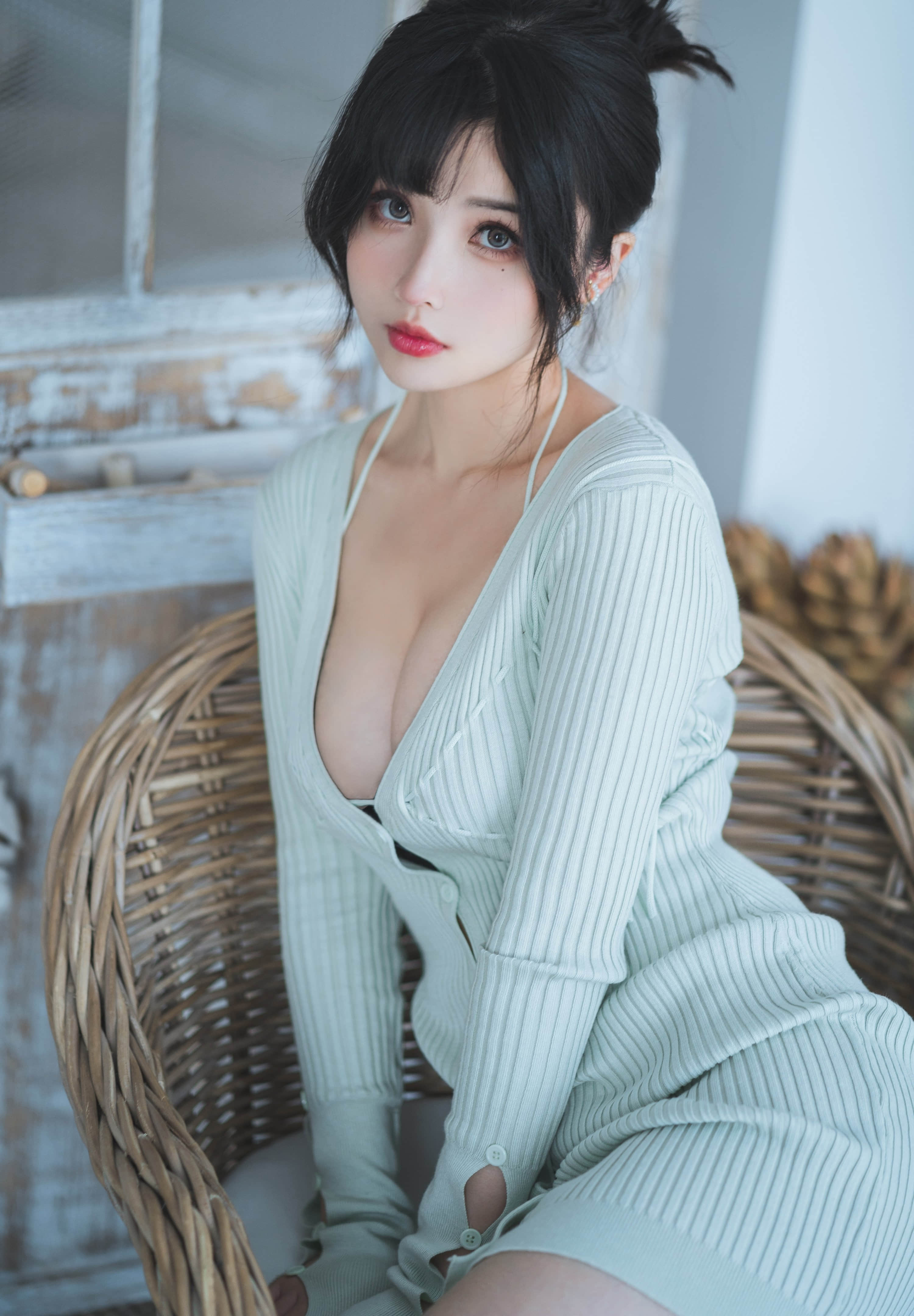 Rioko Liangliangzi '유부녀 스웨터' 사진 세트