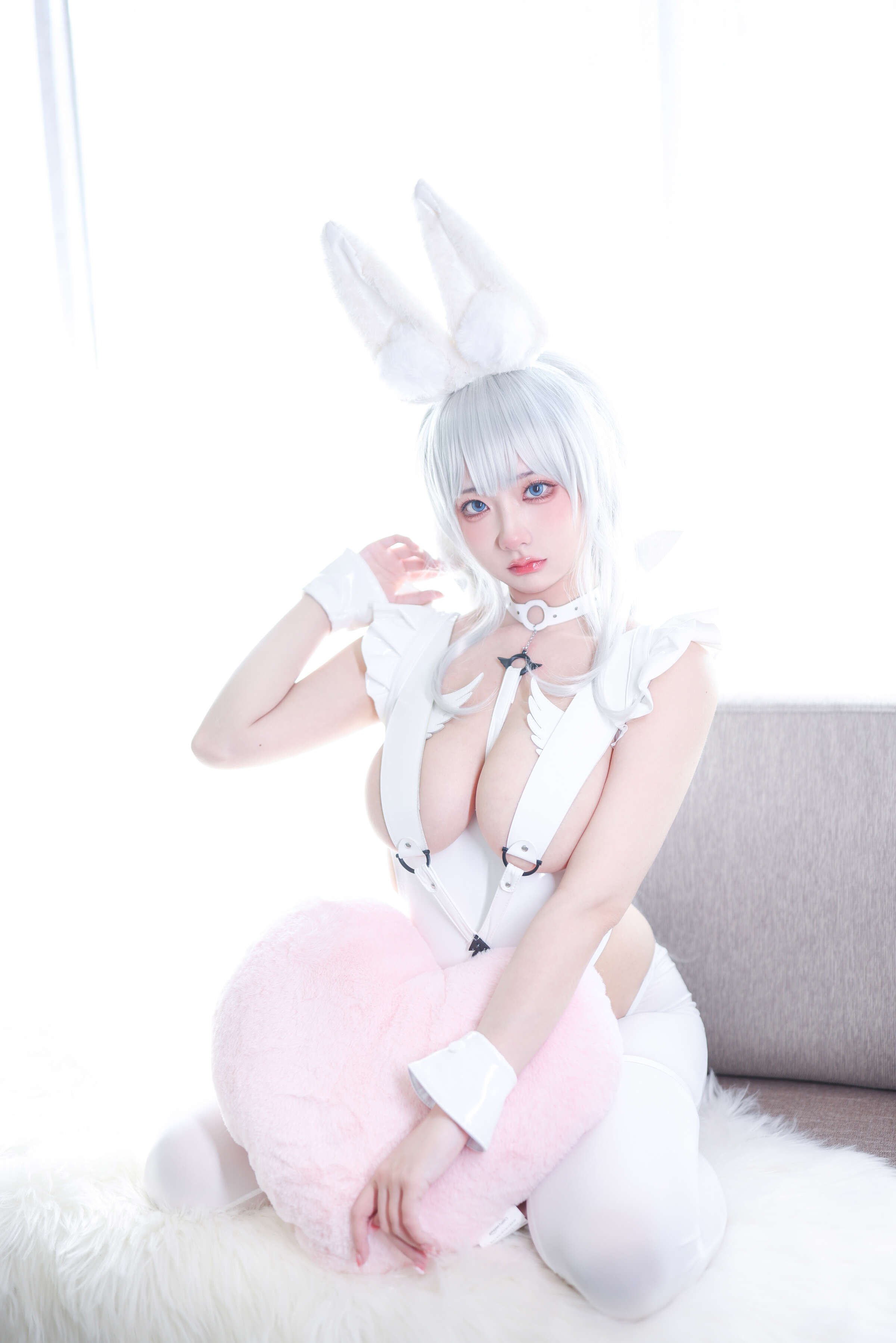 wendydydydy_Xì Dầu Độc Ác - Thỏ Trắng Lười Biếng