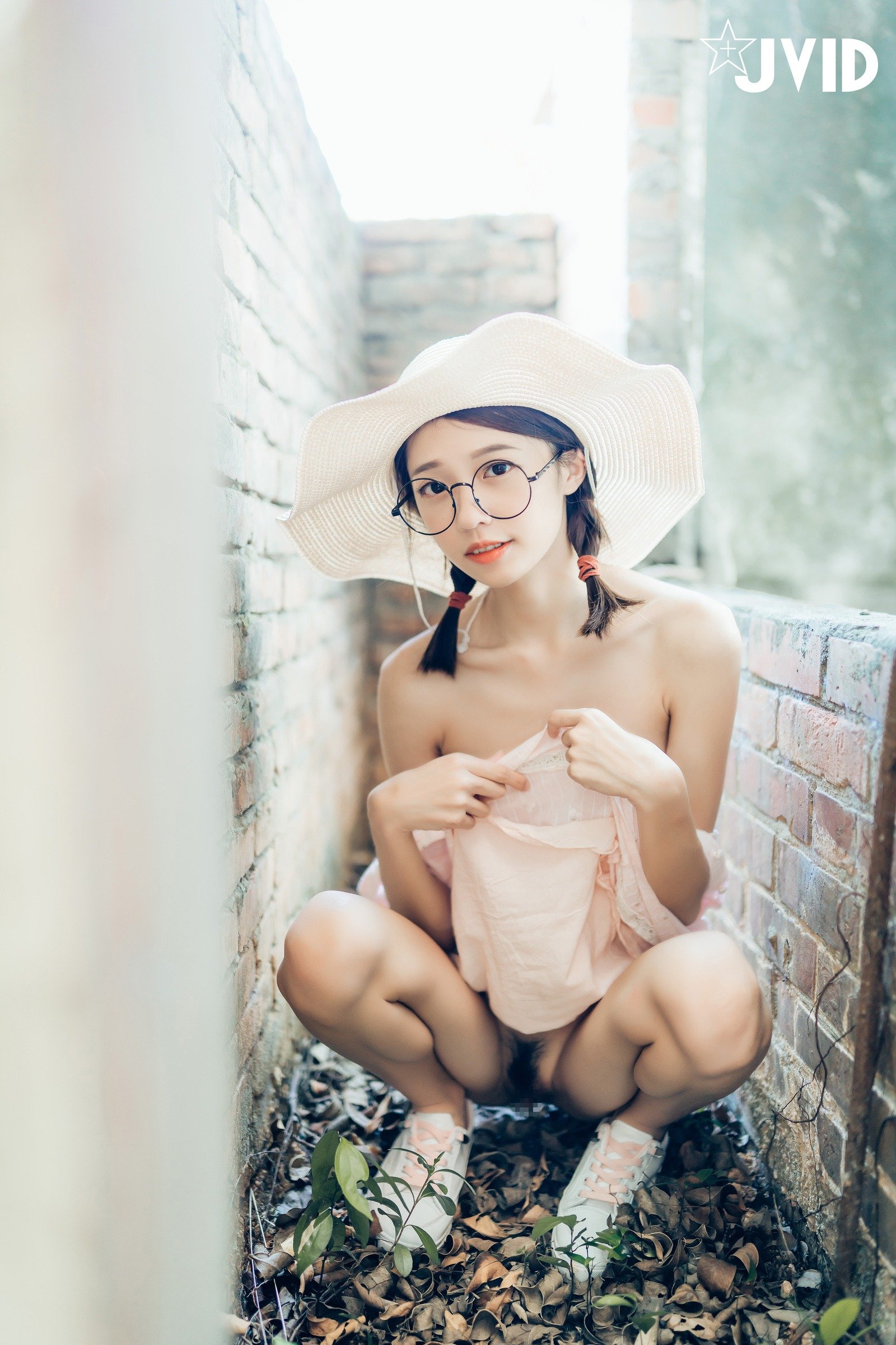 JVID 妍妍 - 抓精虫的小女孩-妍妍 Gallery