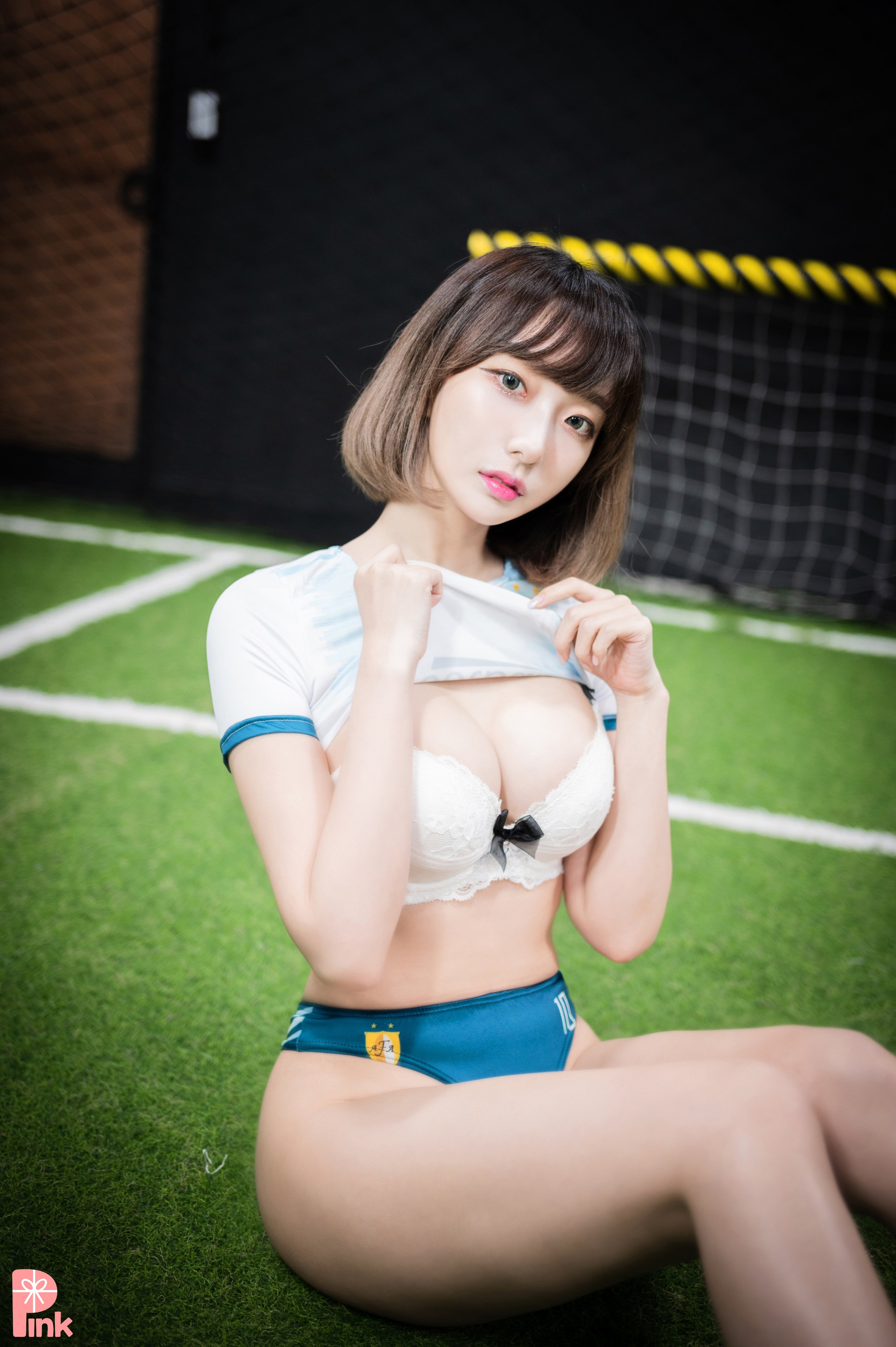 BJ E Dayeon Cheer Up | Cosplay Photo Gallery