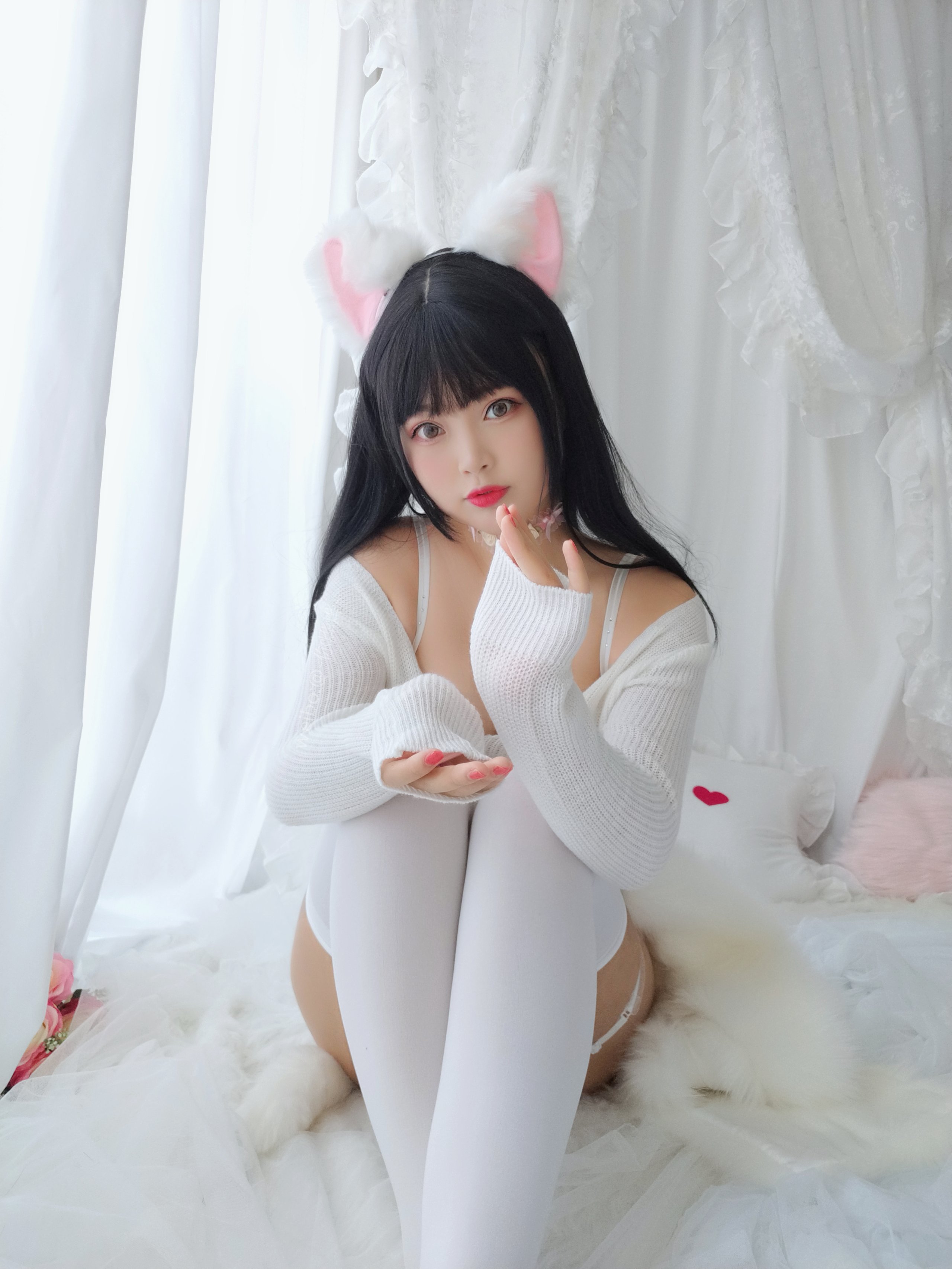 Bạch Dạ - Mèo con con